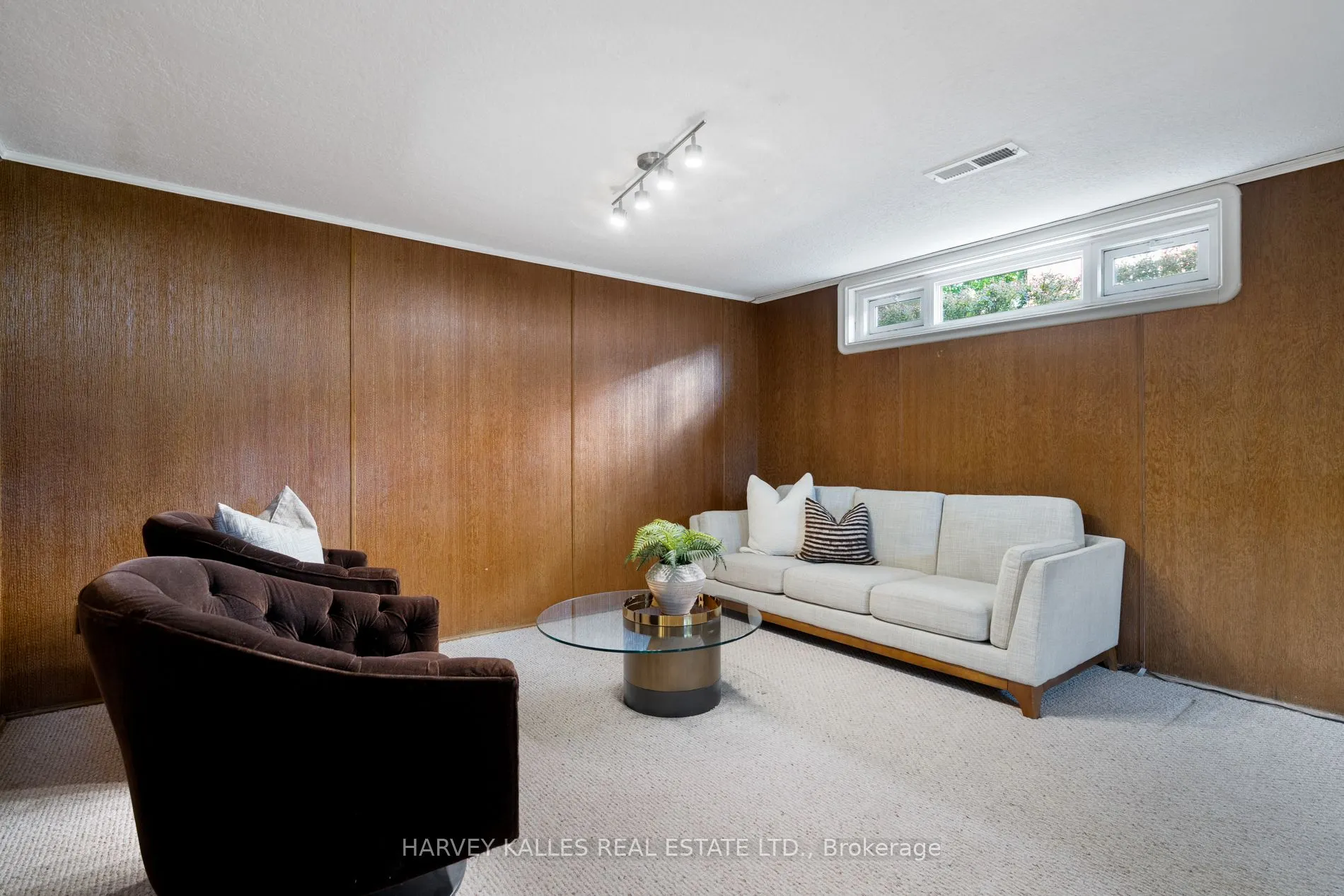 10 Northolt Court