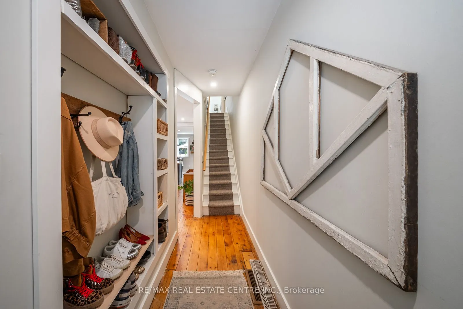 34 Zina Street