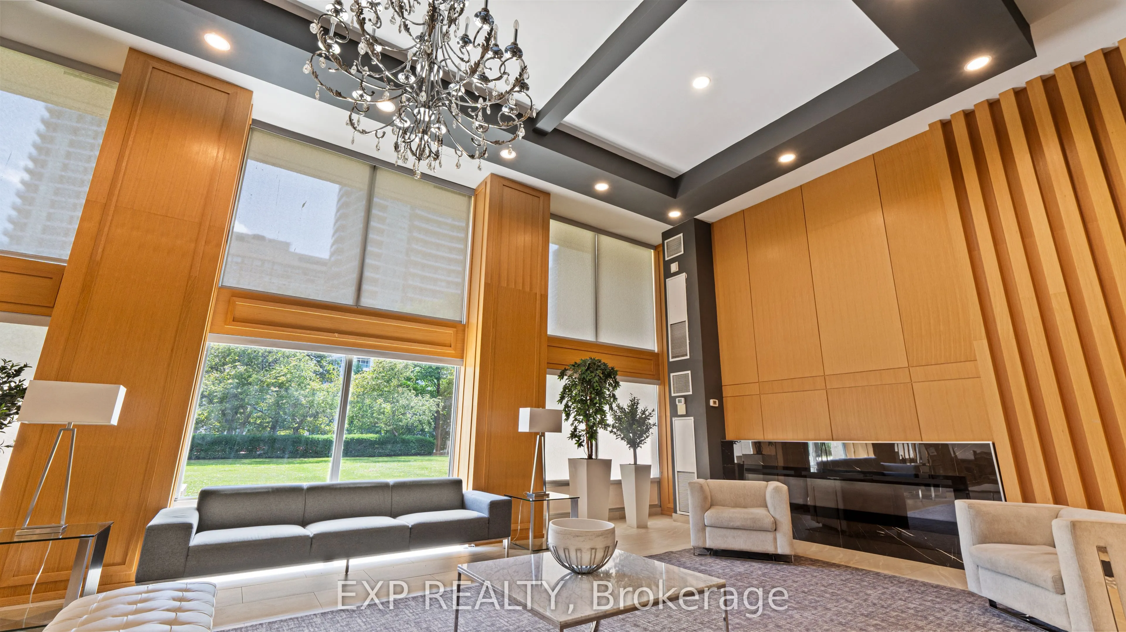3590 Kaneff Crescent, #1404