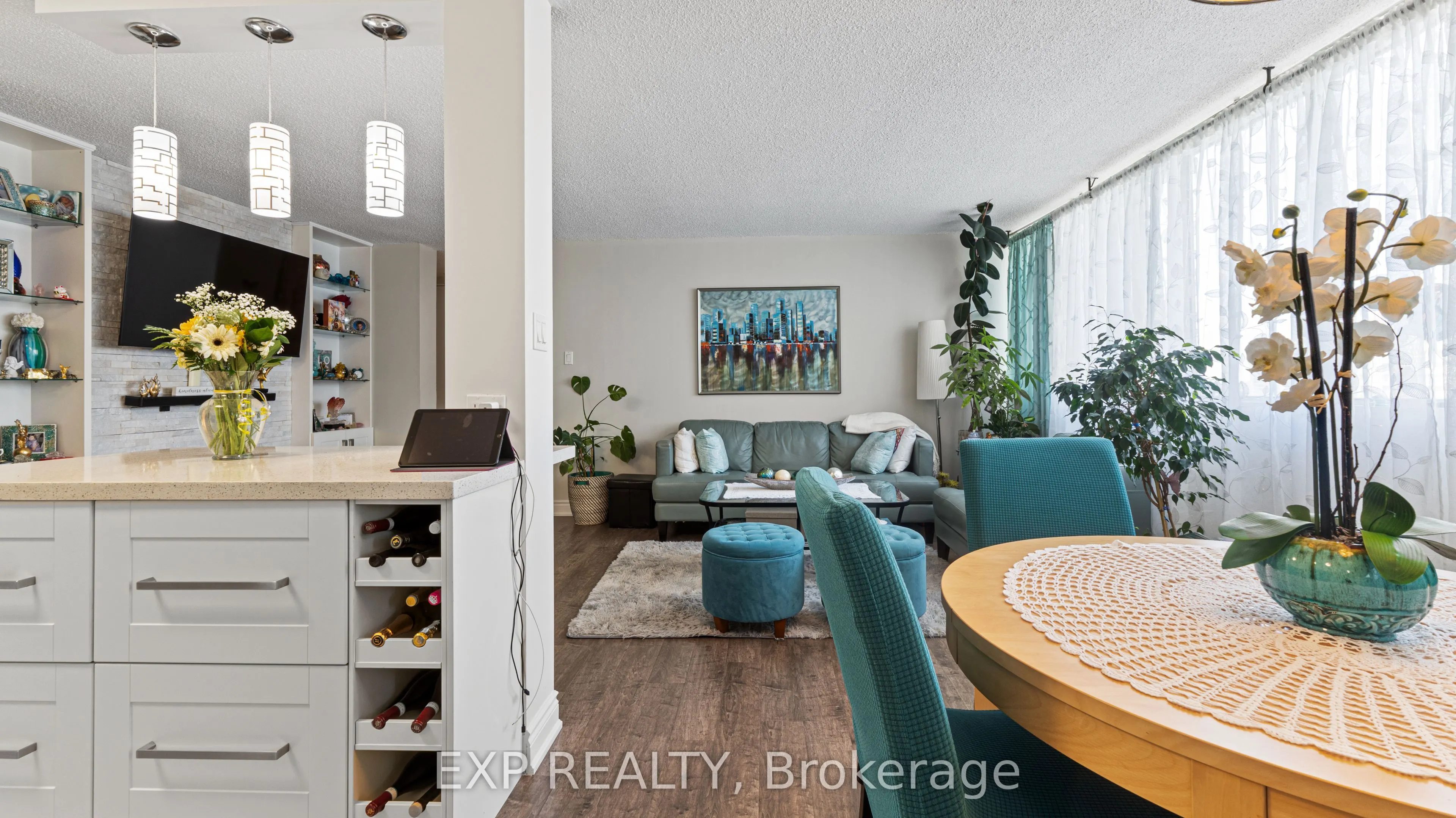 3590 Kaneff Crescent, #1404
