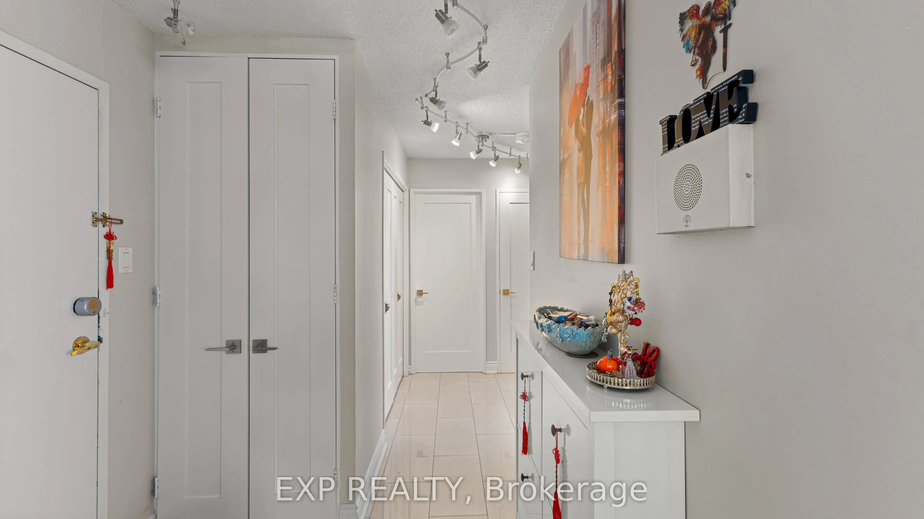 3590 Kaneff Crescent, #1404
