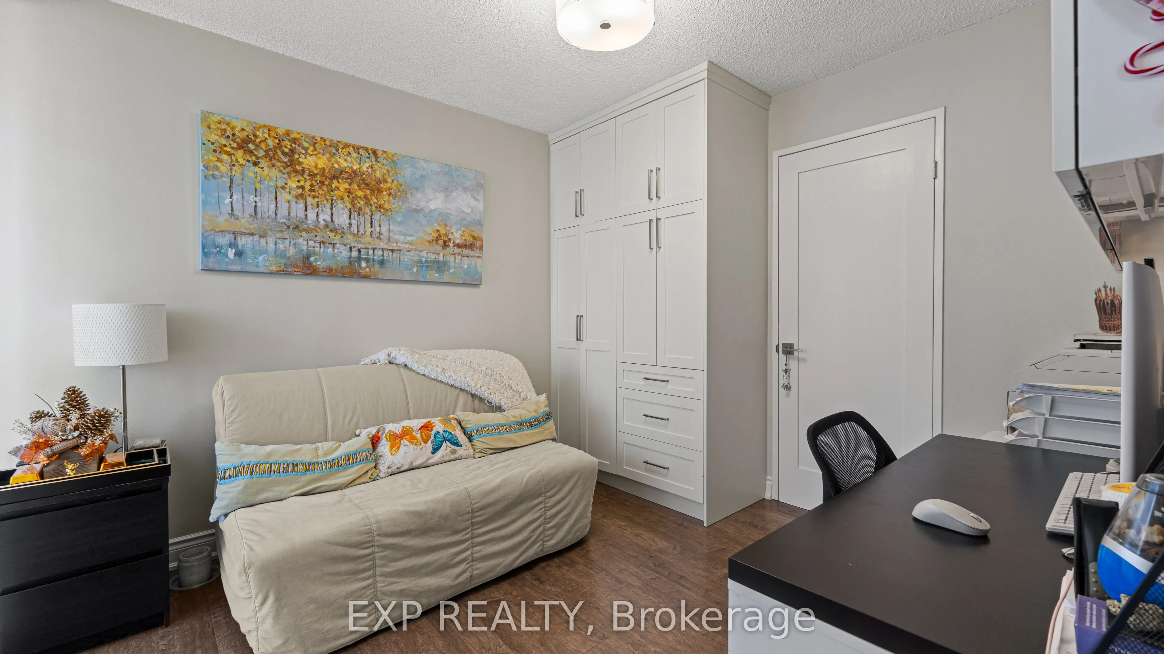 3590 Kaneff Crescent, #1404