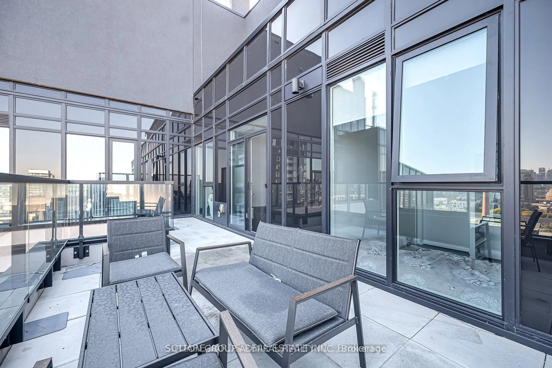270 Dufferin Street, #PH01