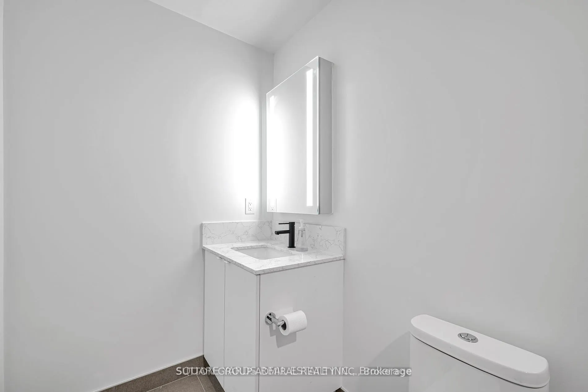 270 Dufferin Street, #PH01