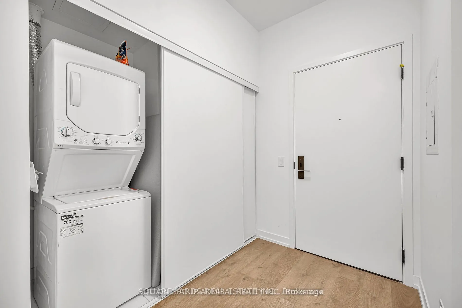 270 Dufferin Street, #PH01