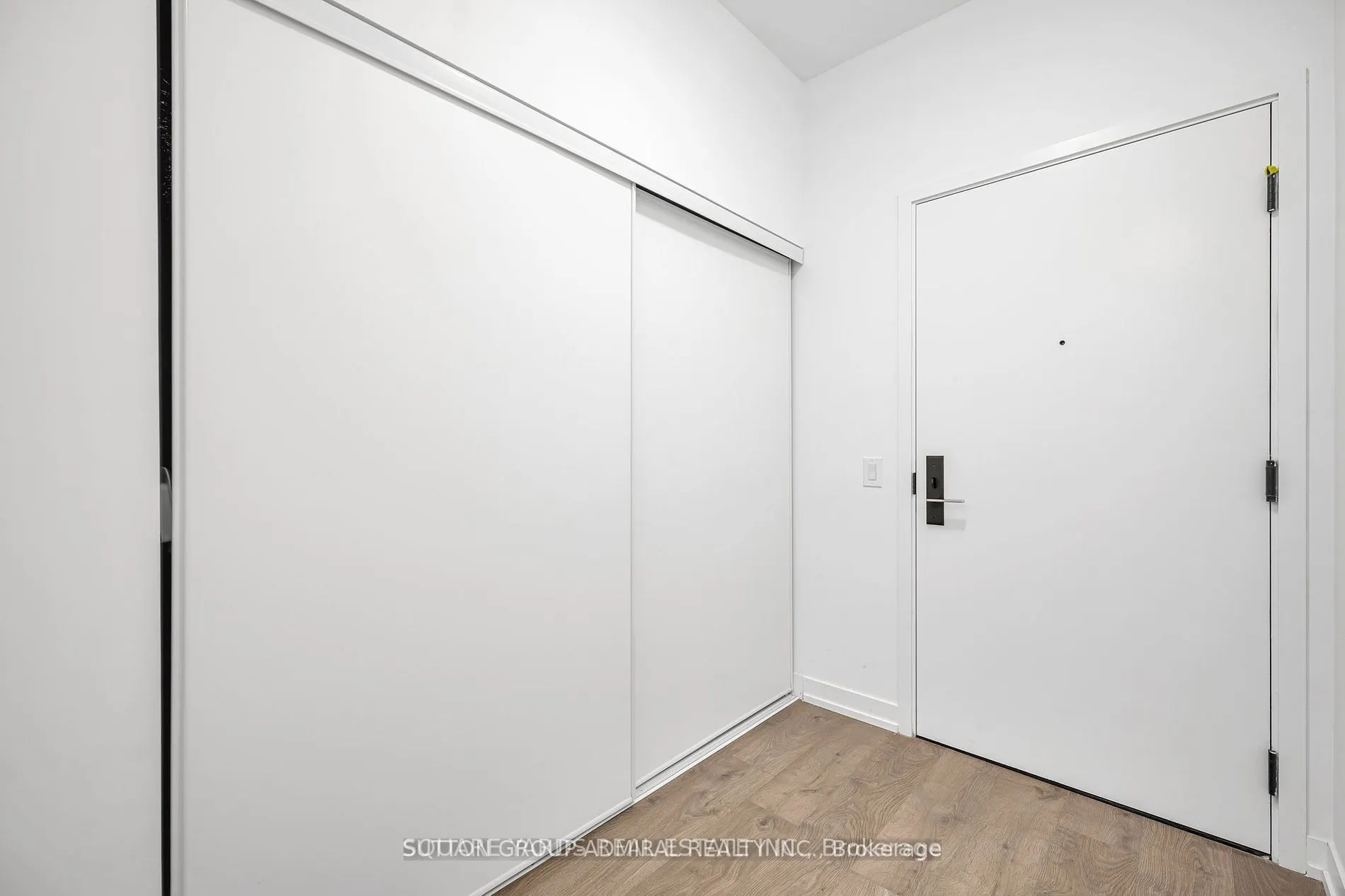 270 Dufferin Street, #PH01