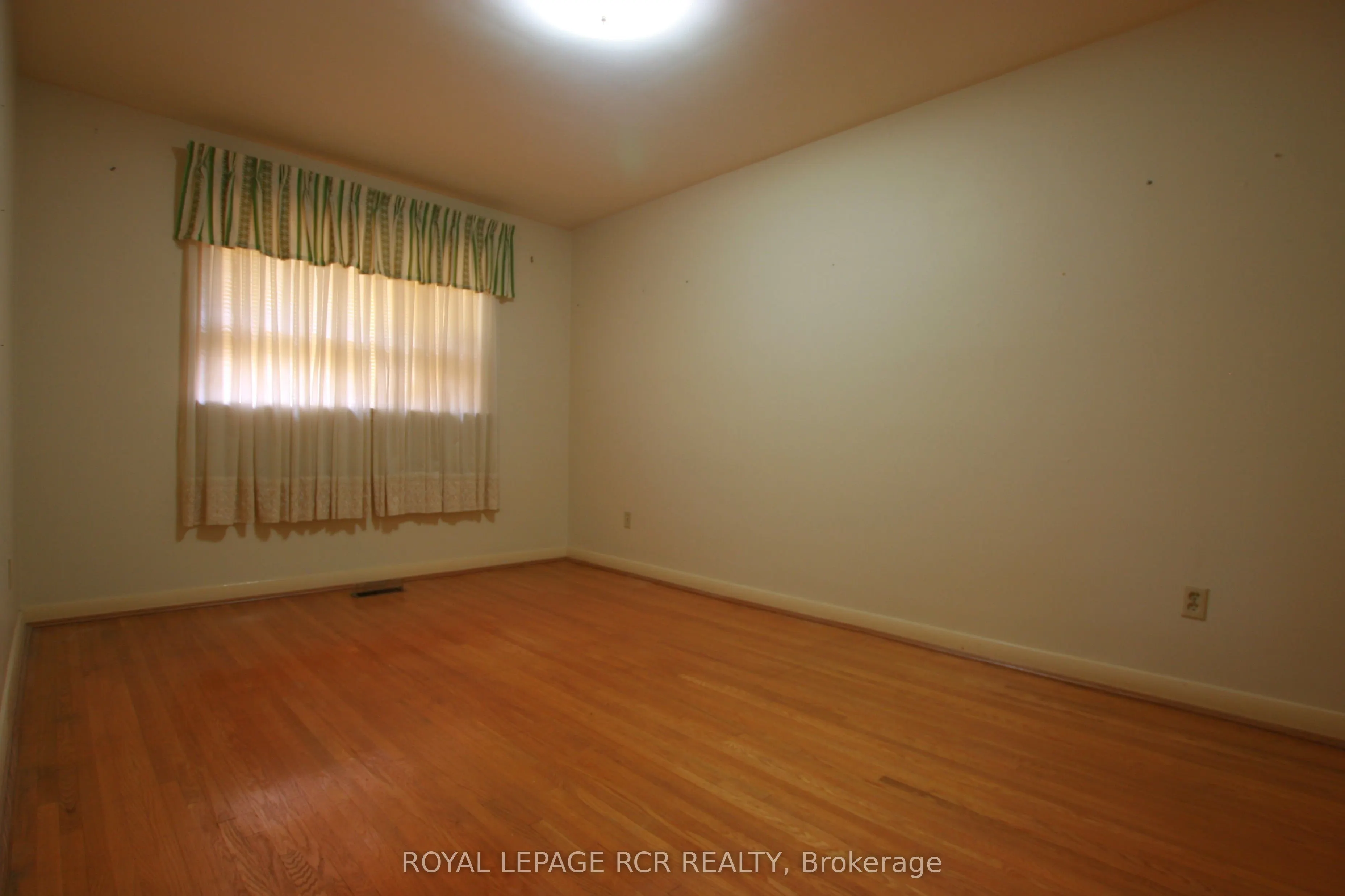 69 Neames Crescent