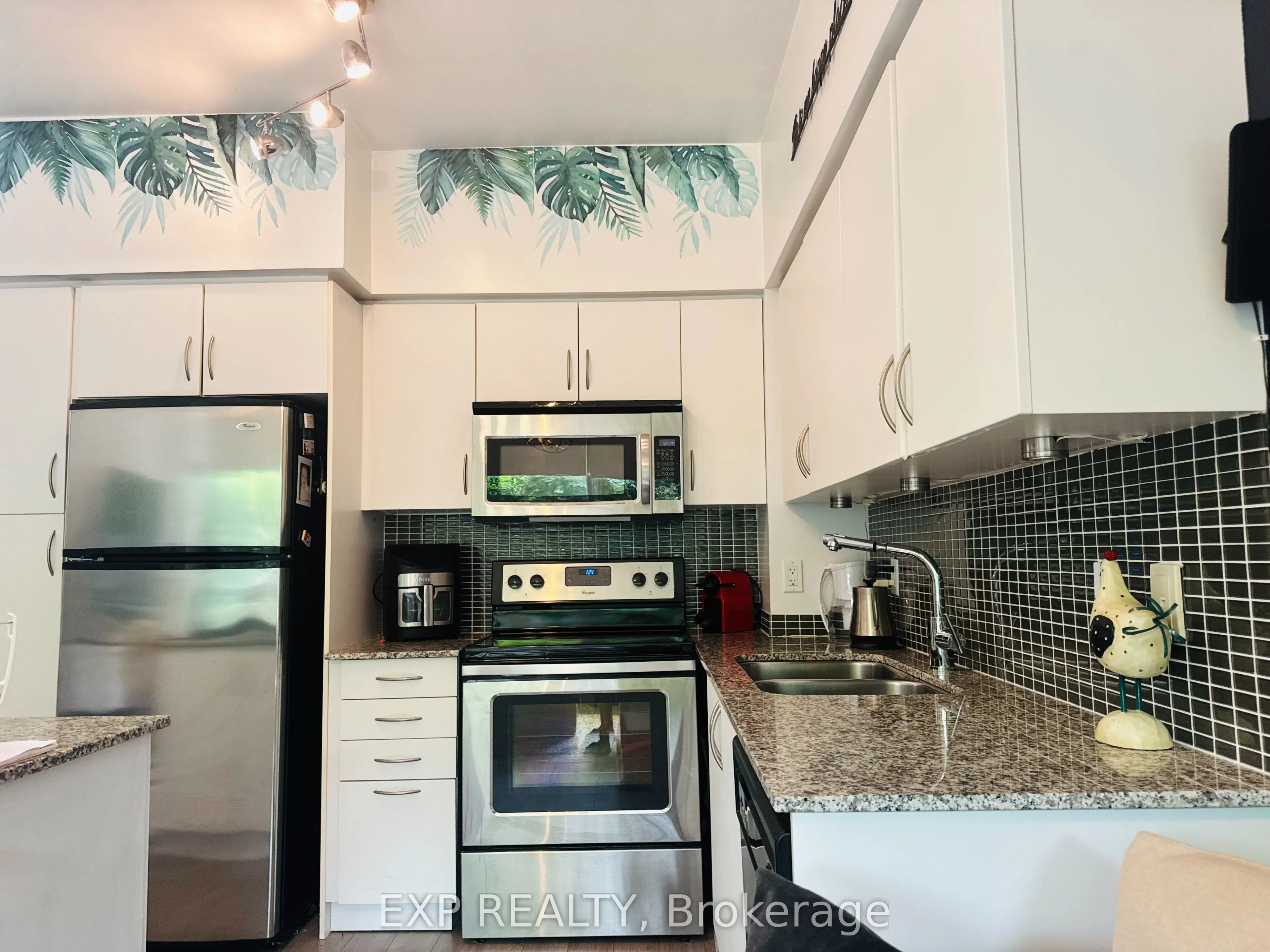 2230 Lake Shore Boulevard W, #201