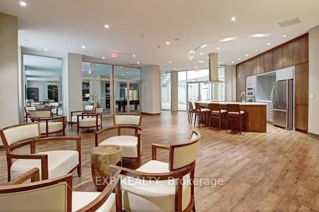 2230 Lake Shore Boulevard W, #201