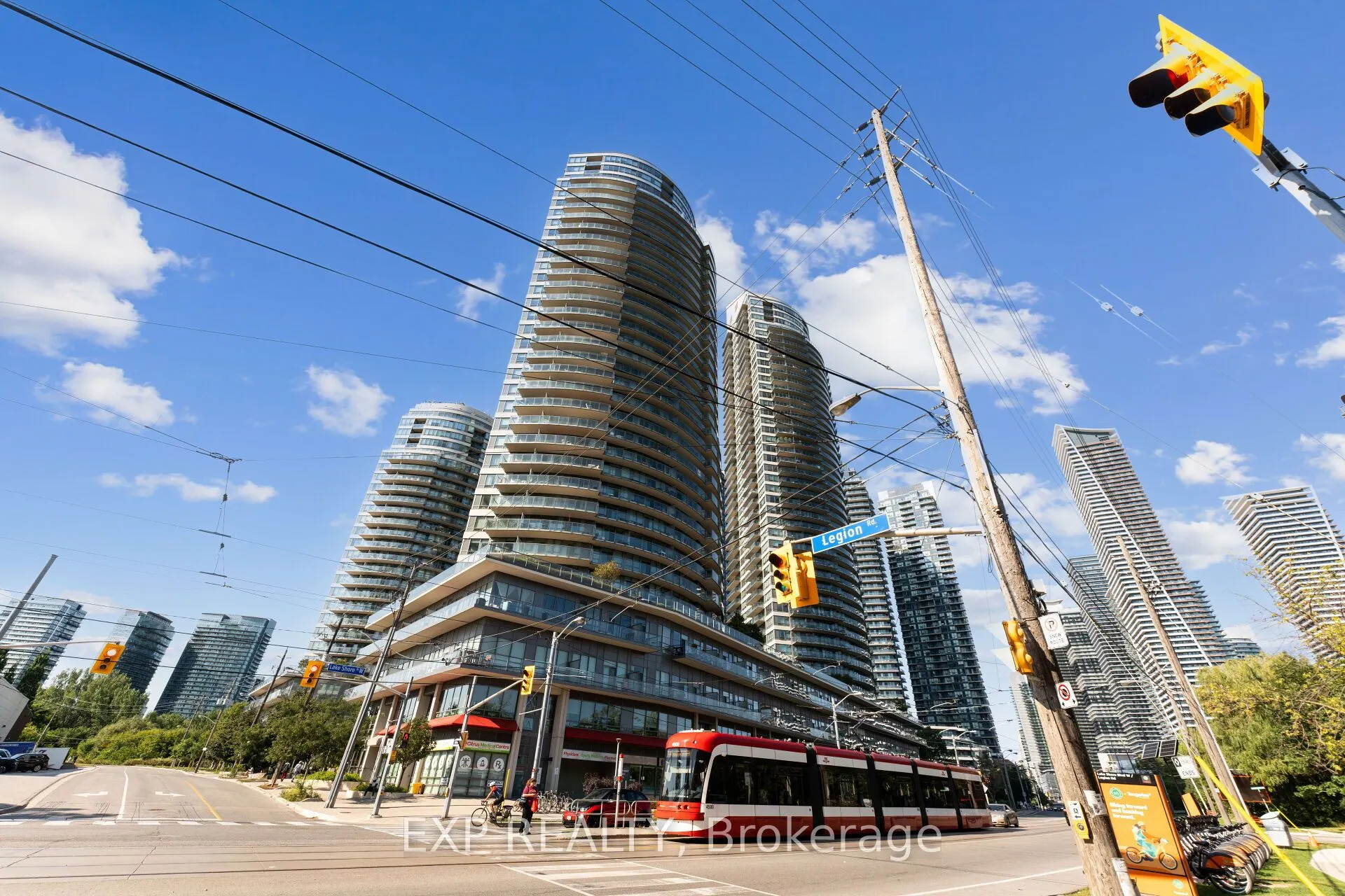 2230 Lake Shore Boulevard W, #201