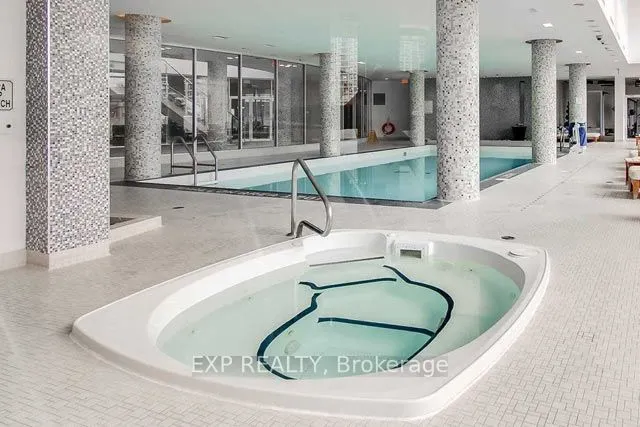 2230 Lake Shore Boulevard W, #201