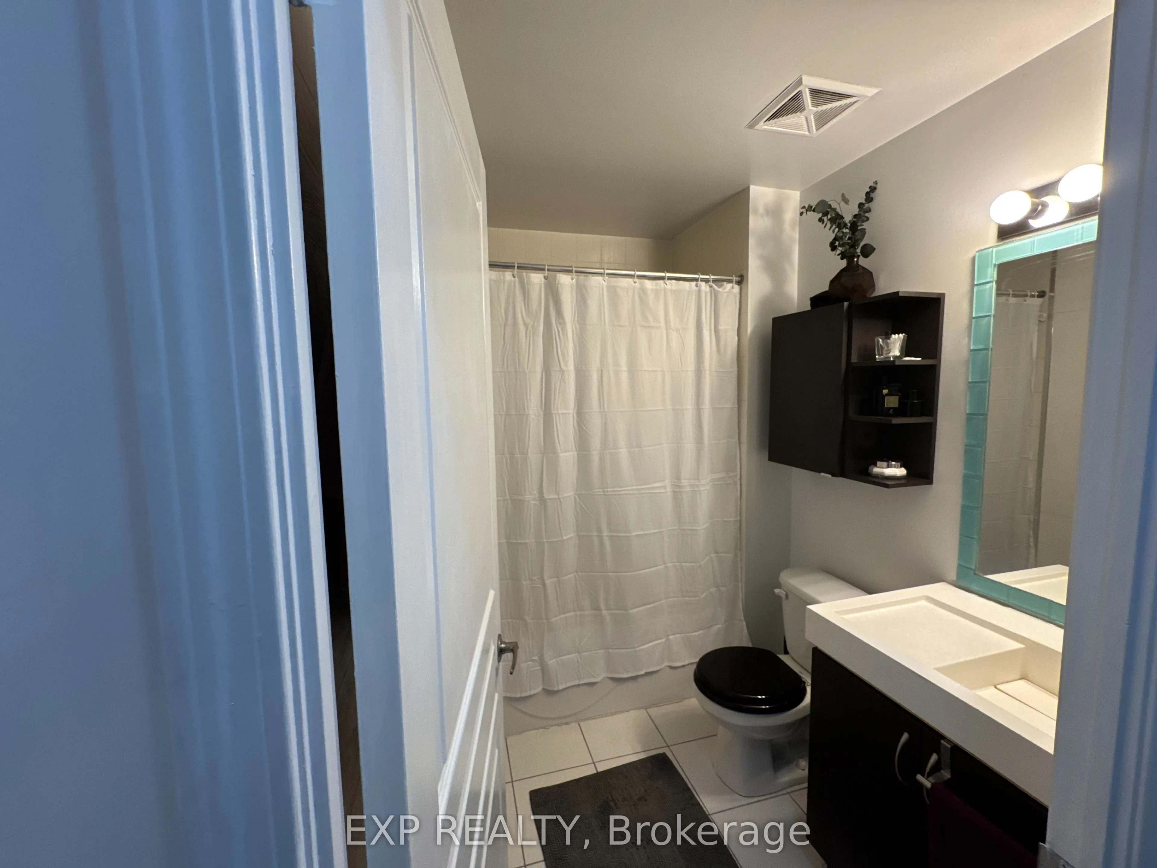 2230 Lake Shore Boulevard W, #201