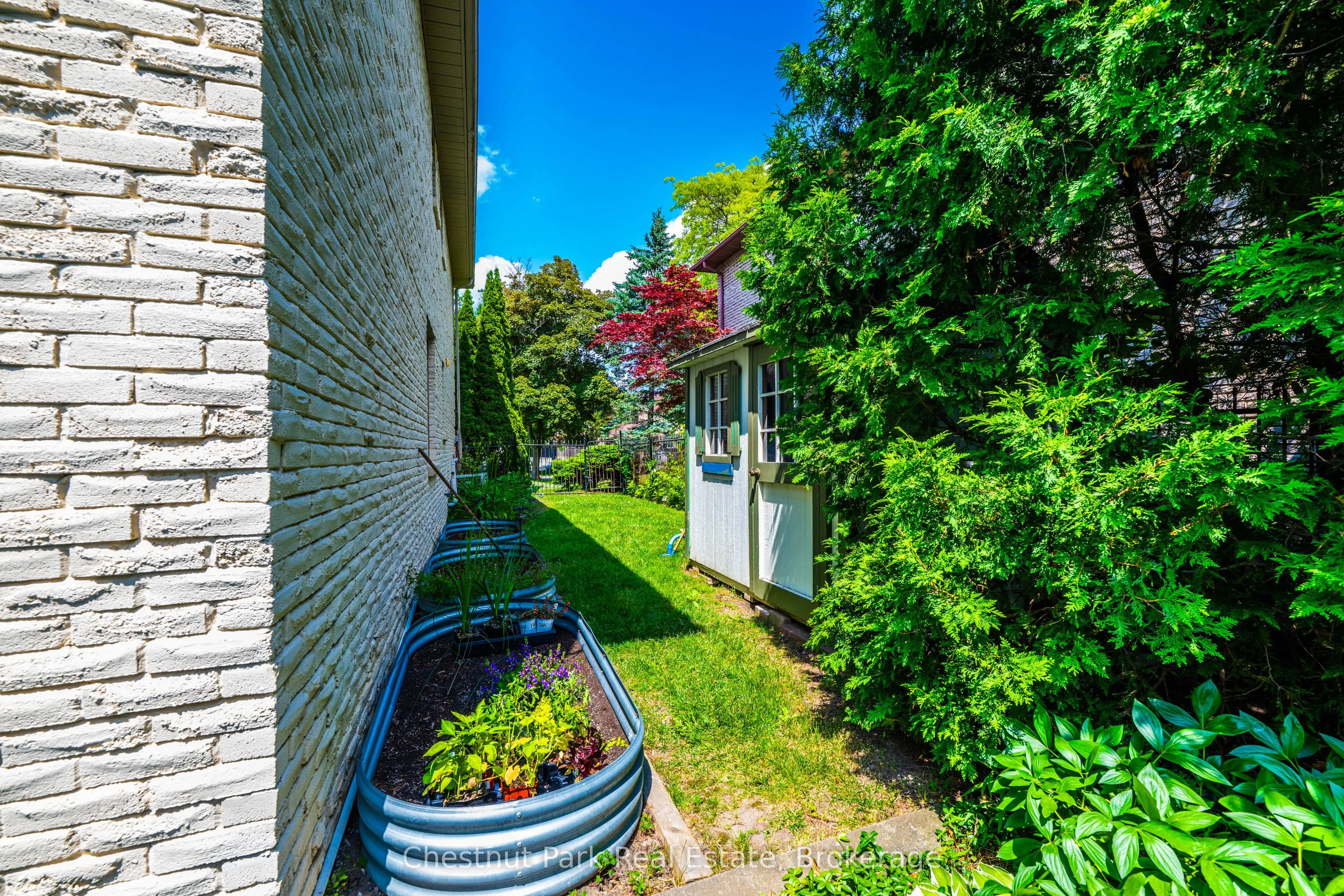 2052 Chippewa Trail