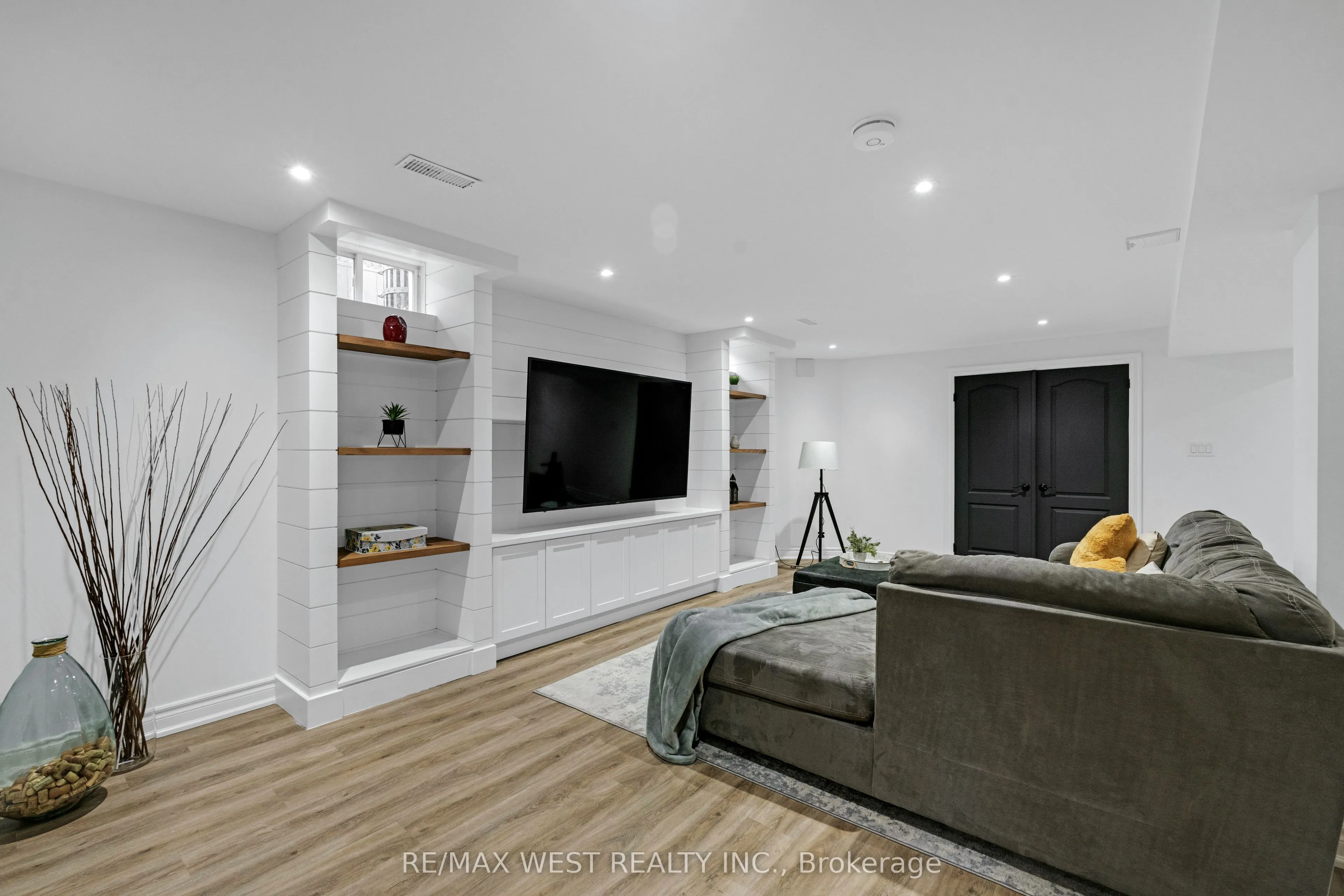 43 Wakely Boulevard