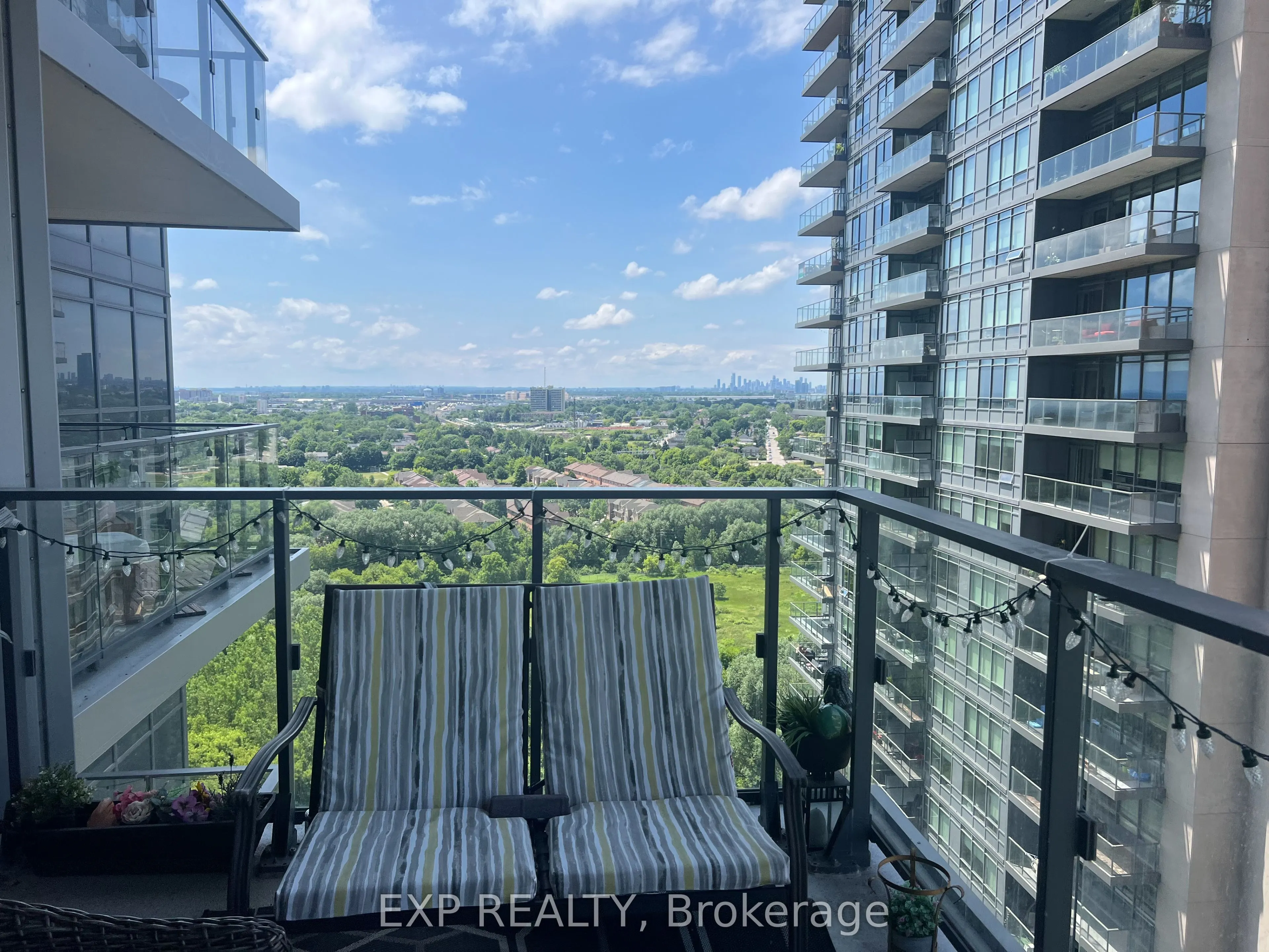 10 Park Lawn Road, #2006