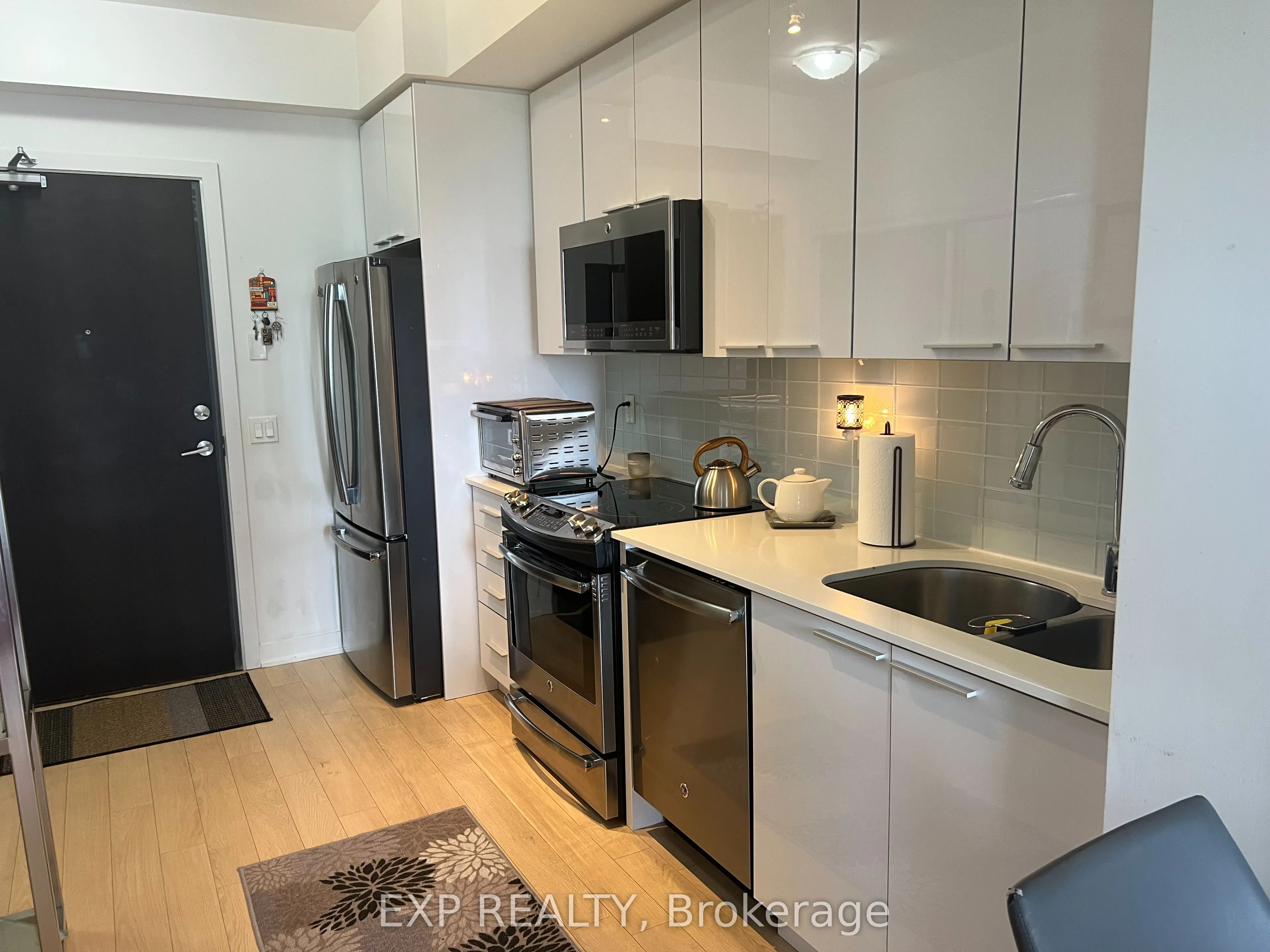 10 Park Lawn Road, #2006