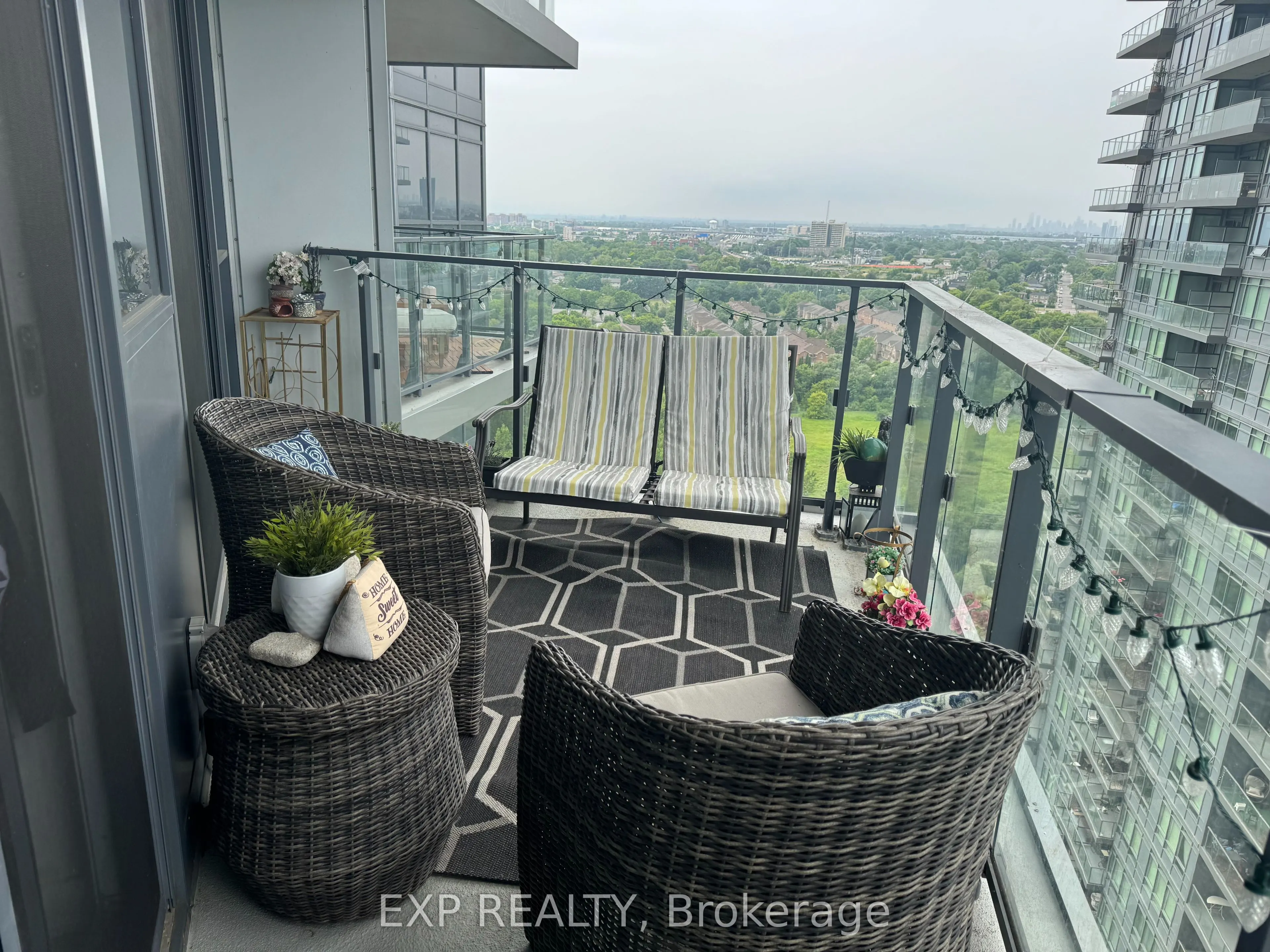 10 Park Lawn Road, #2006