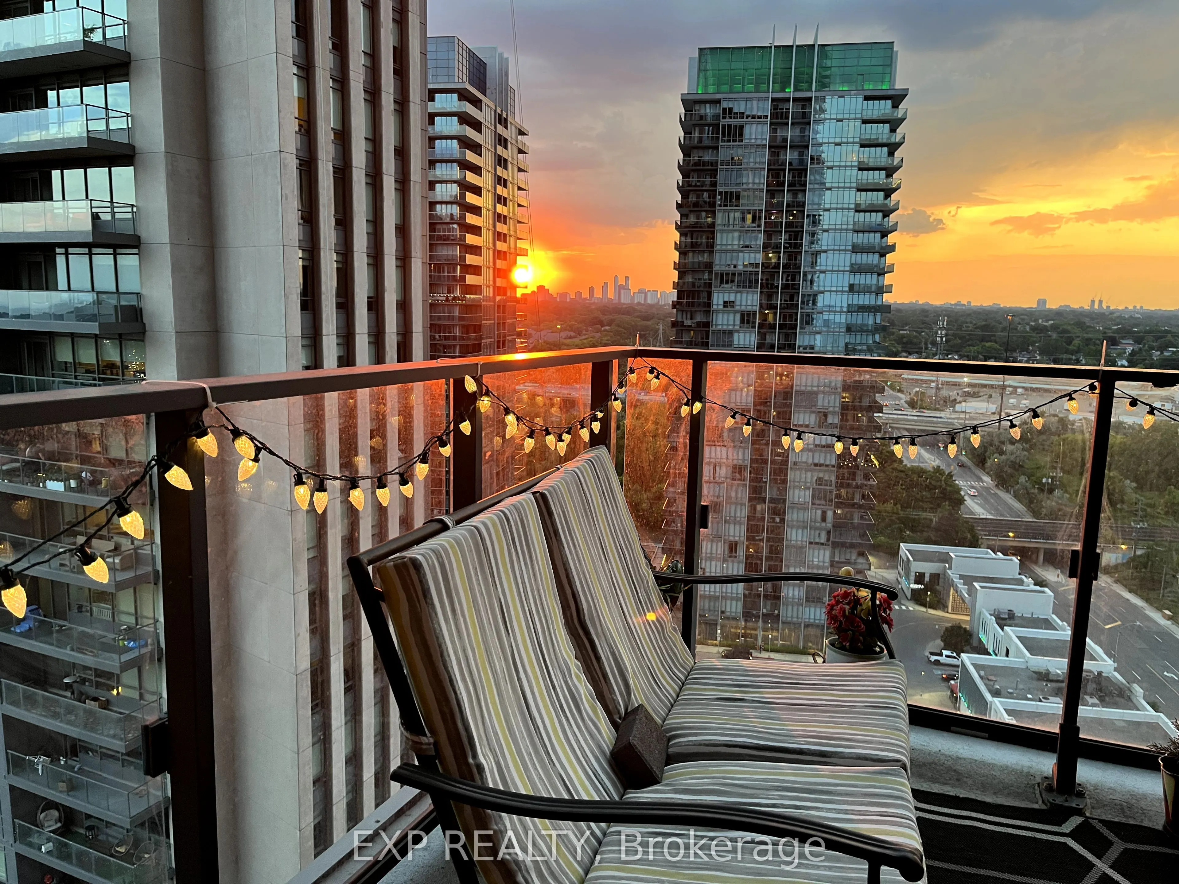 10 Park Lawn Road, #2006