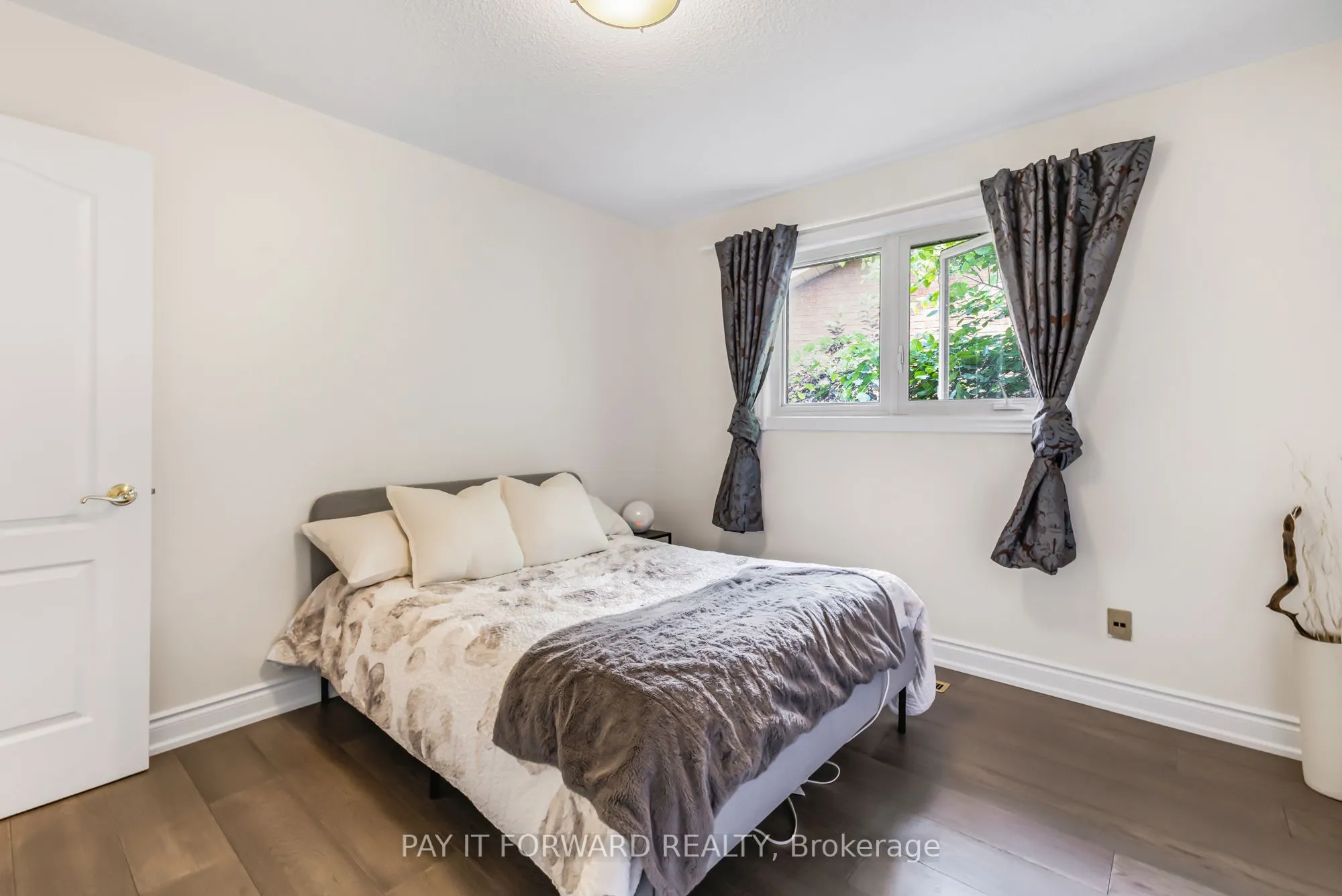 26 Dundalk Crescent