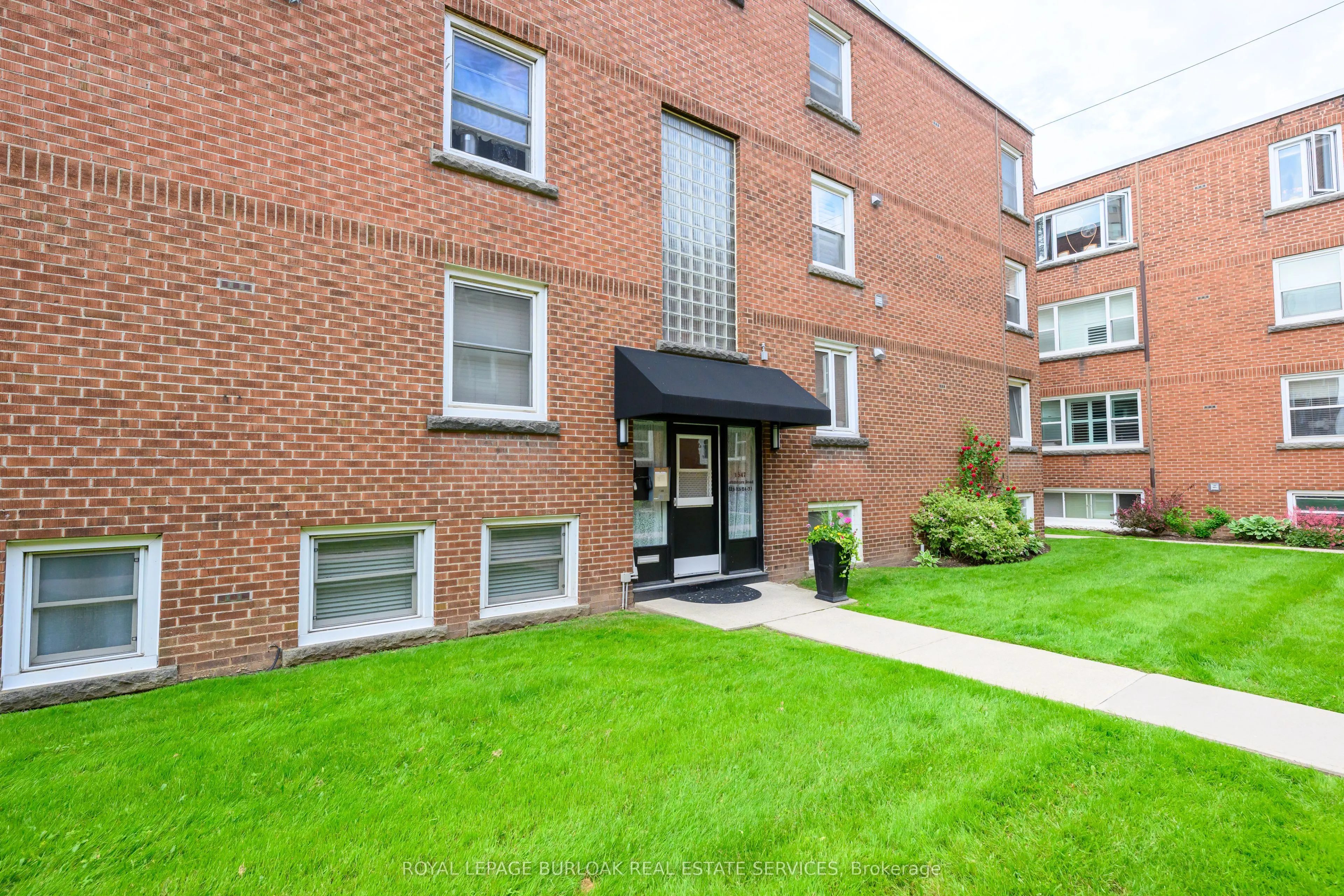 1347 Lakeshore Road, #24