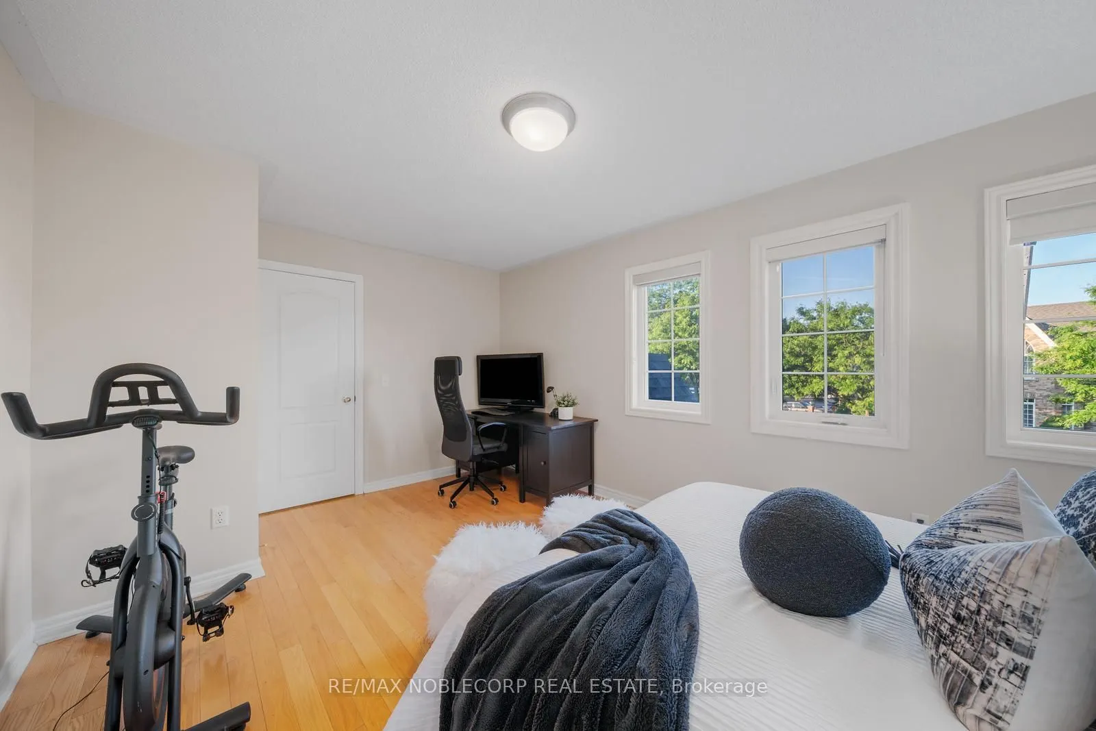 1857 Samuelson Circle