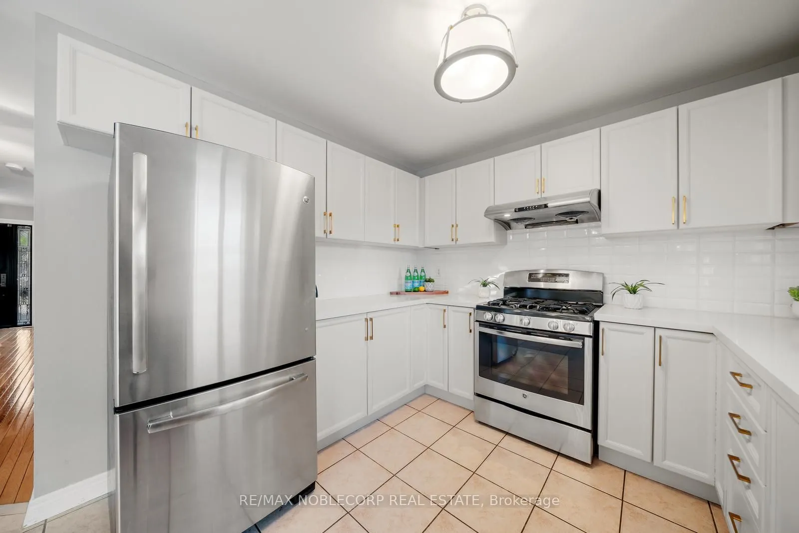 1857 Samuelson Circle