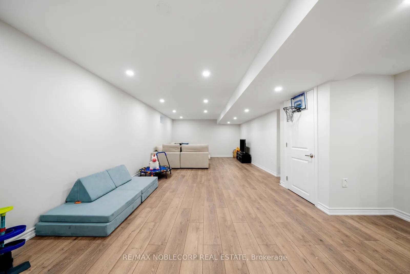 1857 Samuelson Circle