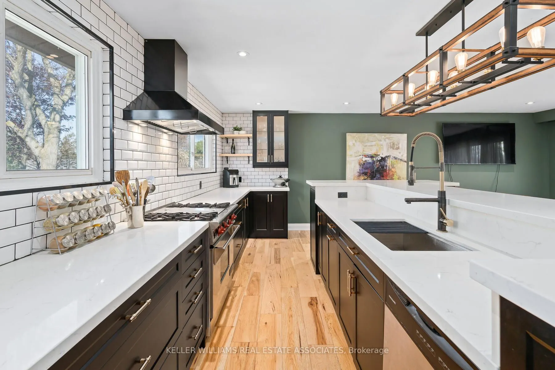 102 Moore Park Crescent