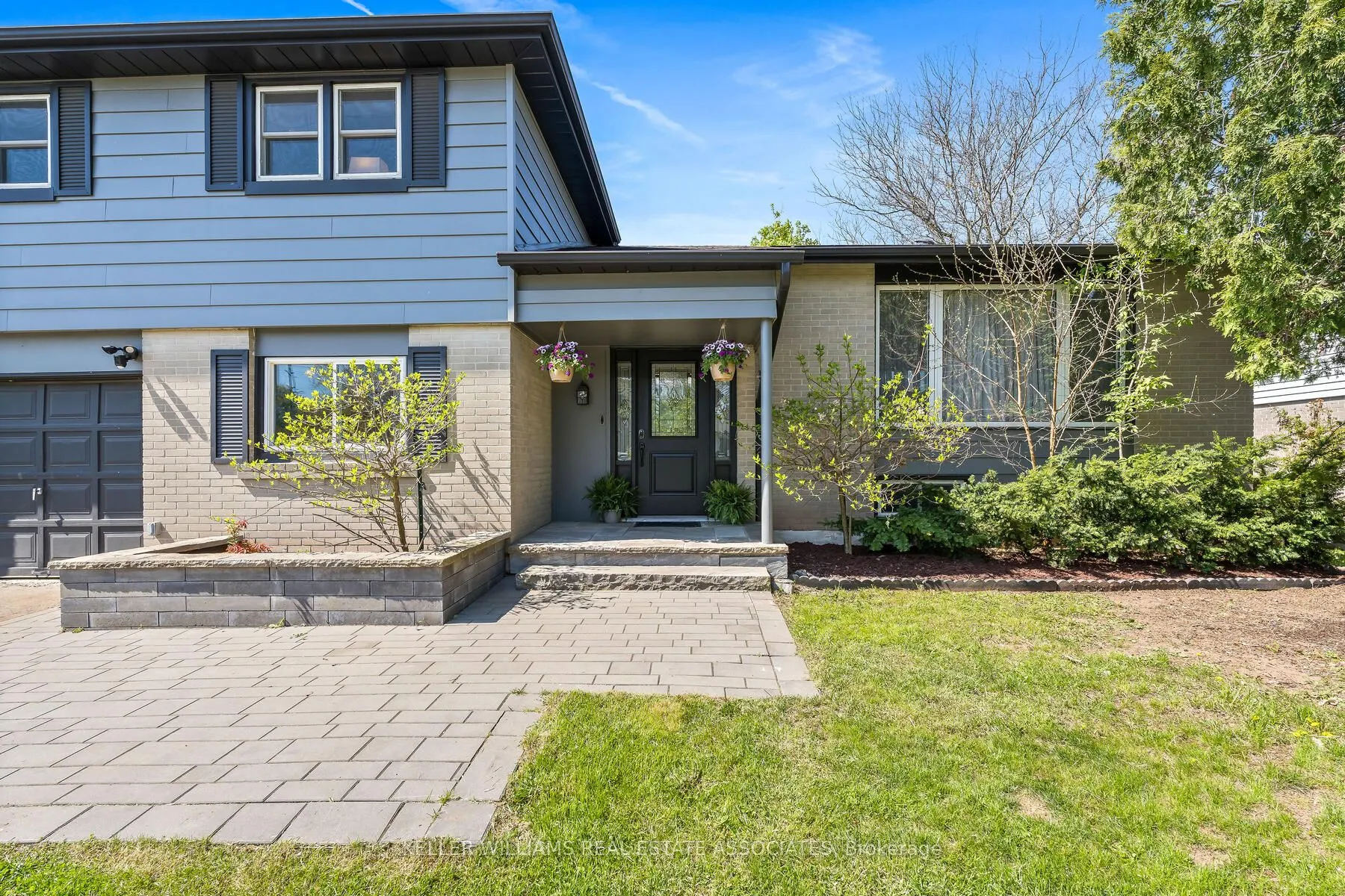 102 Moore Park Crescent