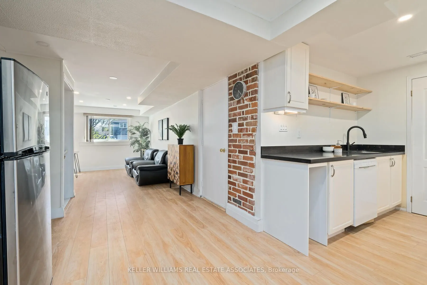 102 Moore Park Crescent