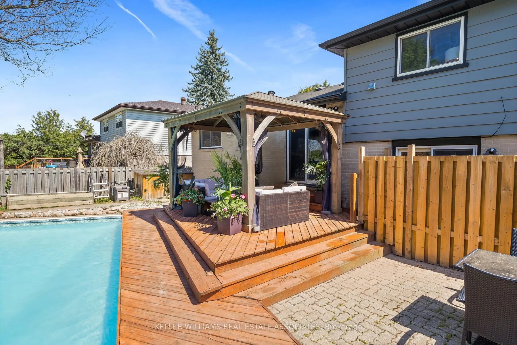 102 Moore Park Crescent