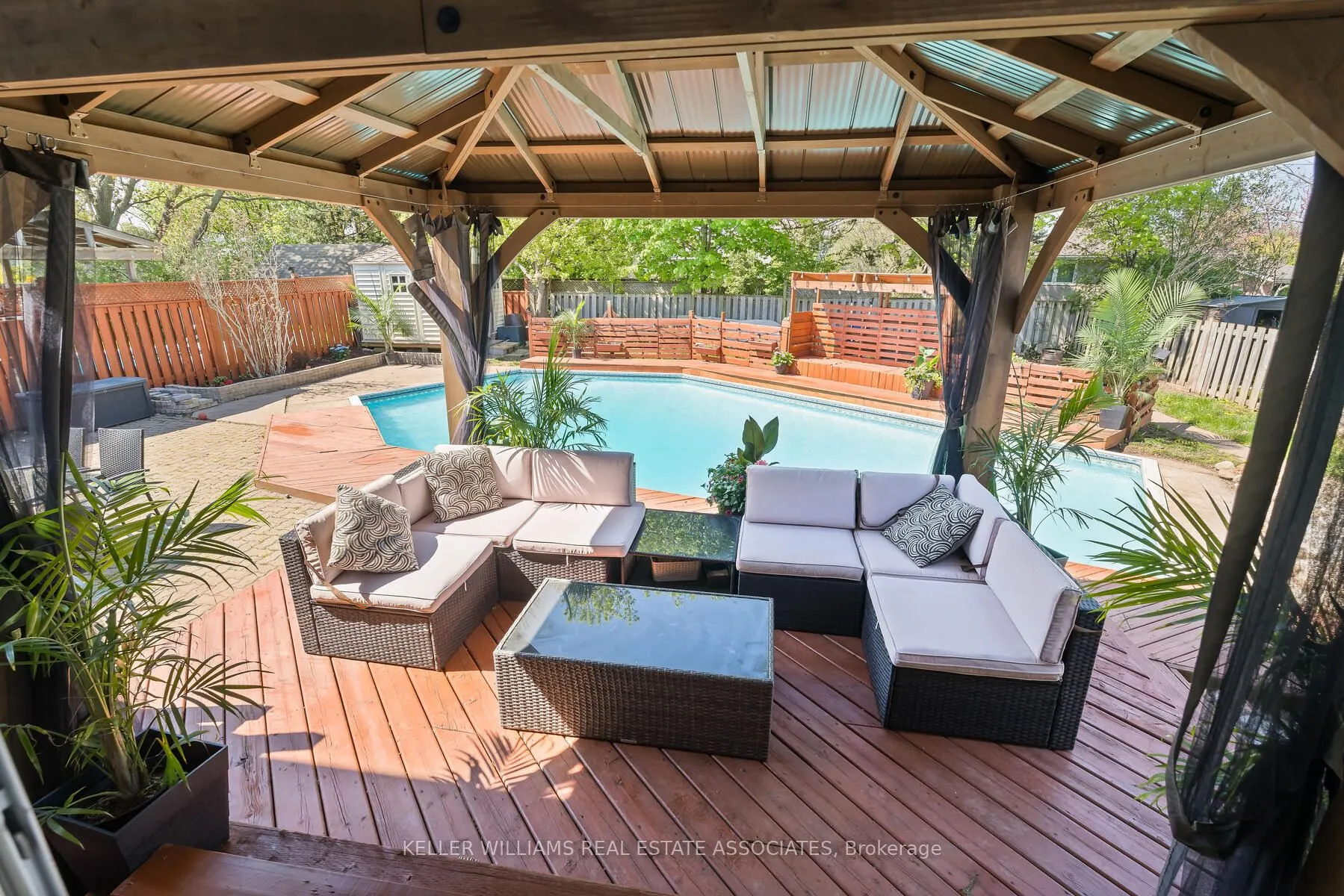 102 Moore Park Crescent