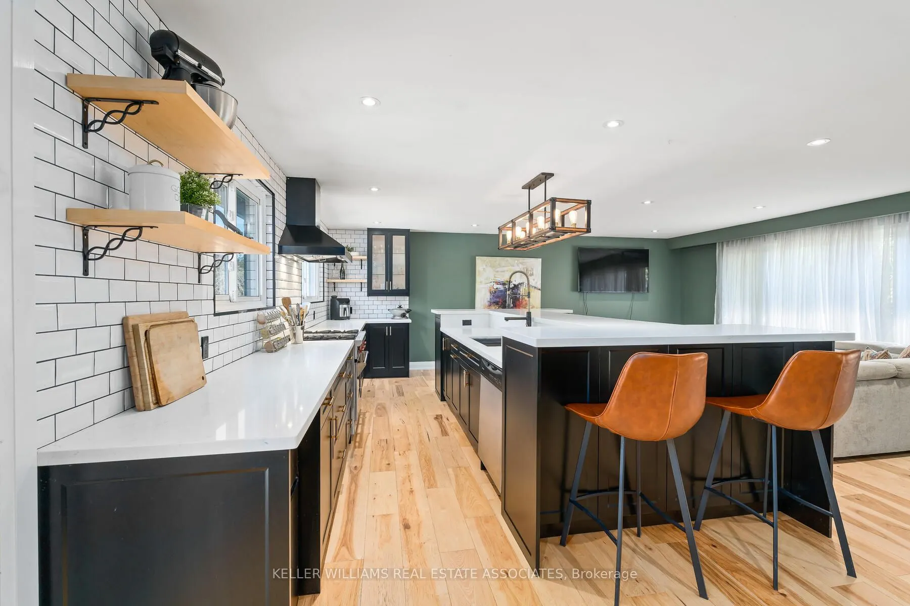 102 Moore Park Crescent