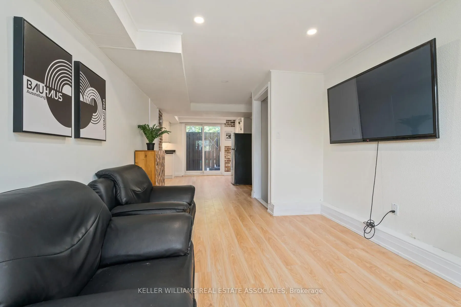 102 Moore Park Crescent