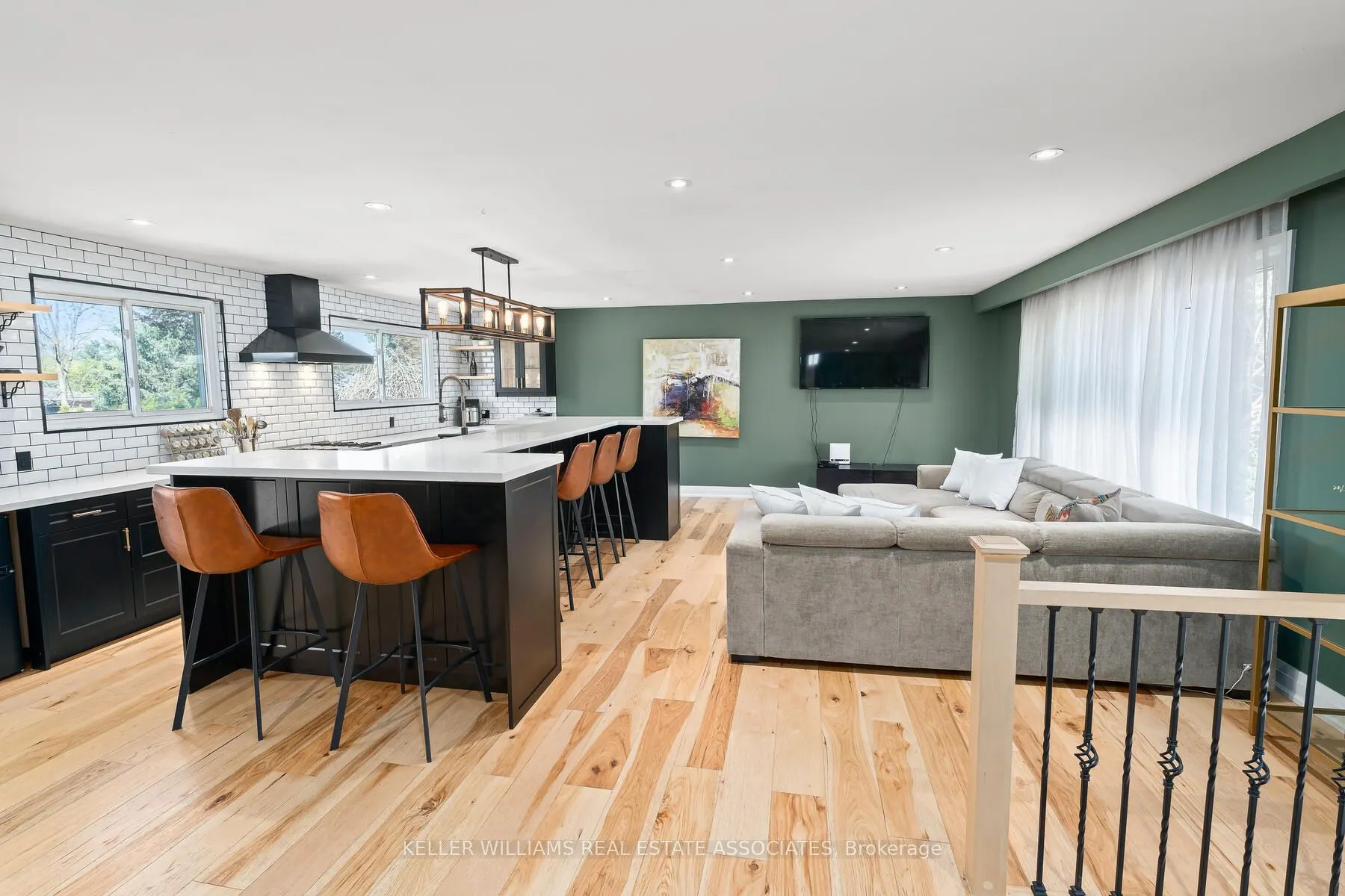 102 Moore Park Crescent