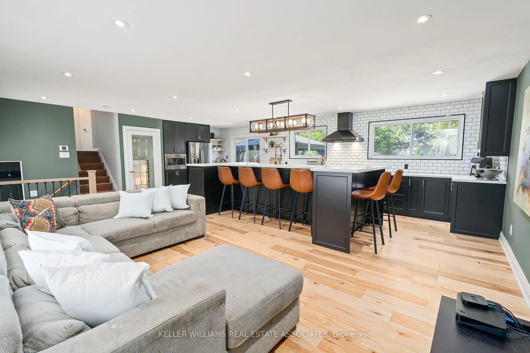 102 Moore Park Crescent