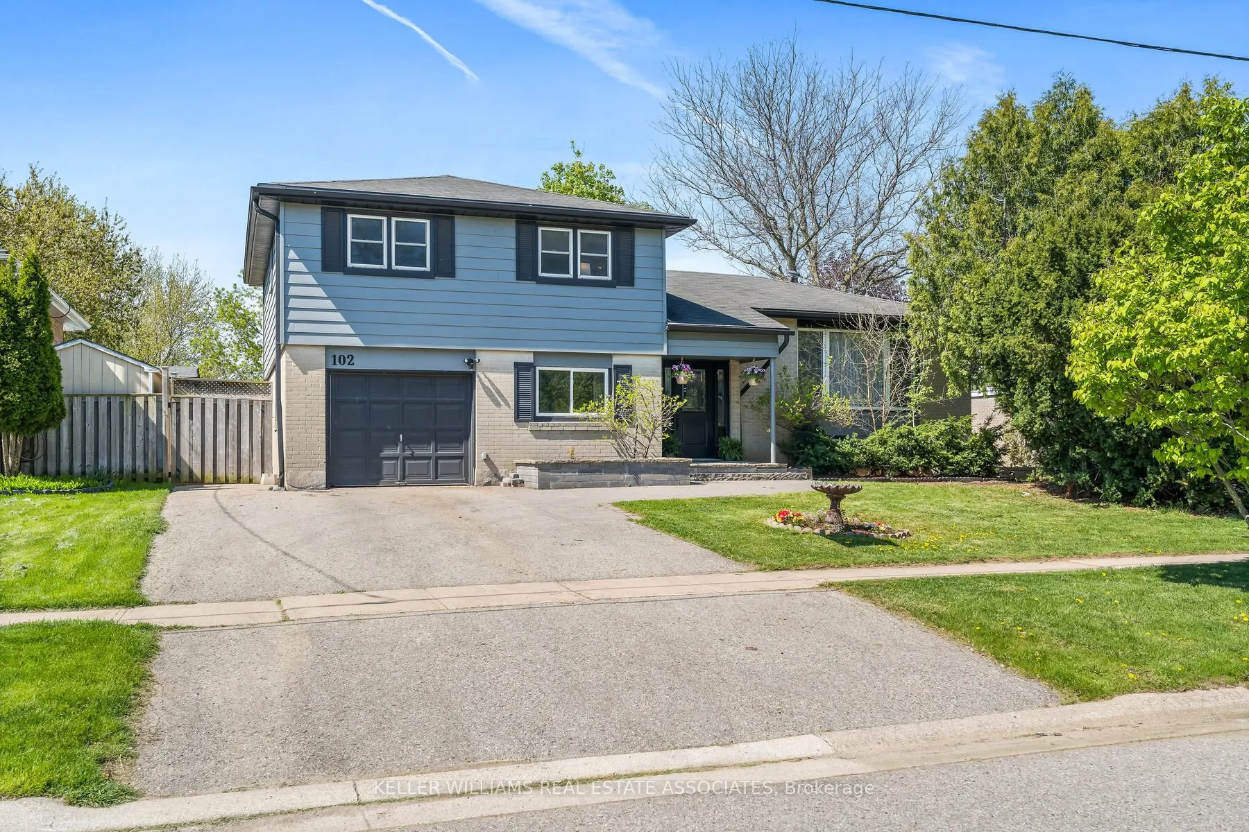 102 Moore Park Crescent