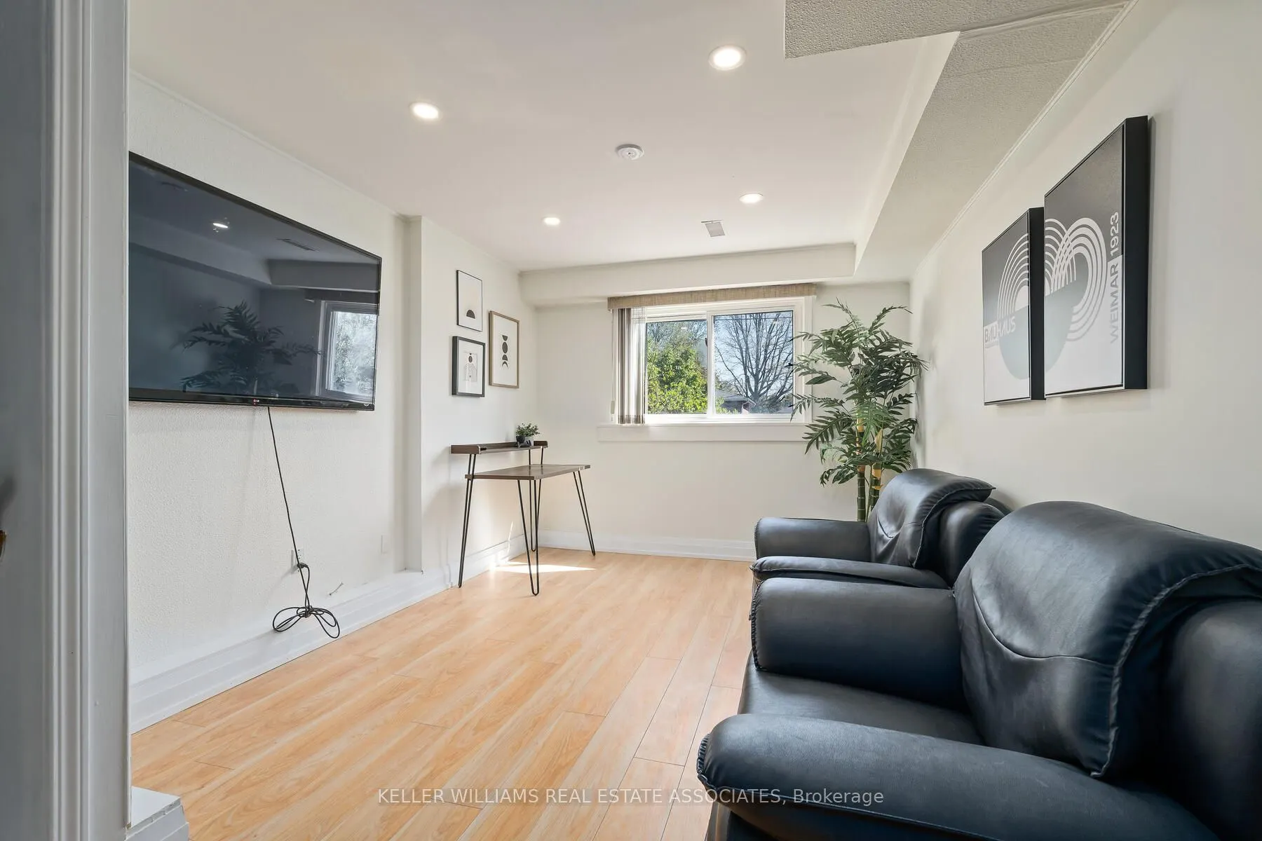 102 Moore Park Crescent