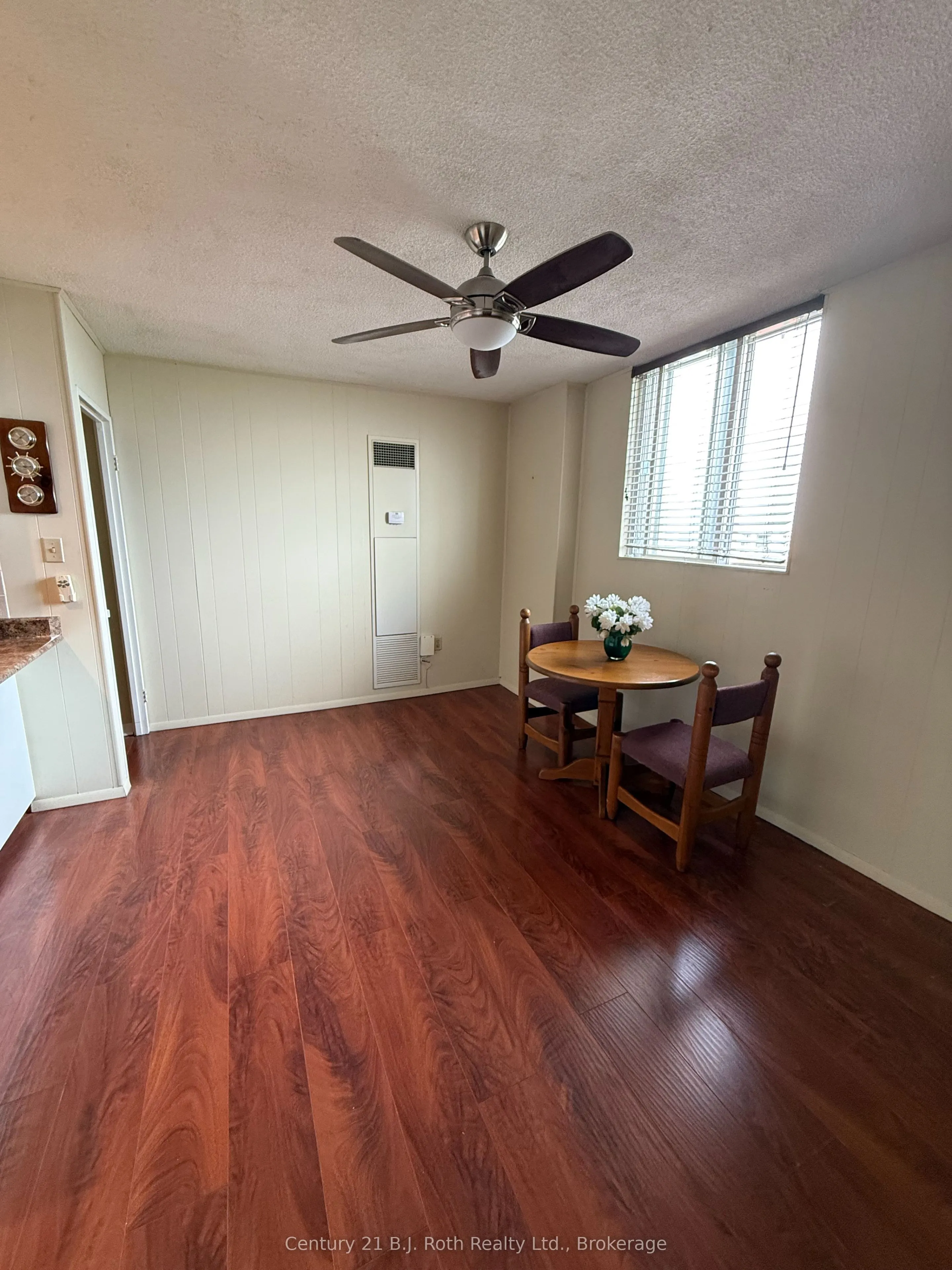 820 Burnhamthorpe Road, #2107