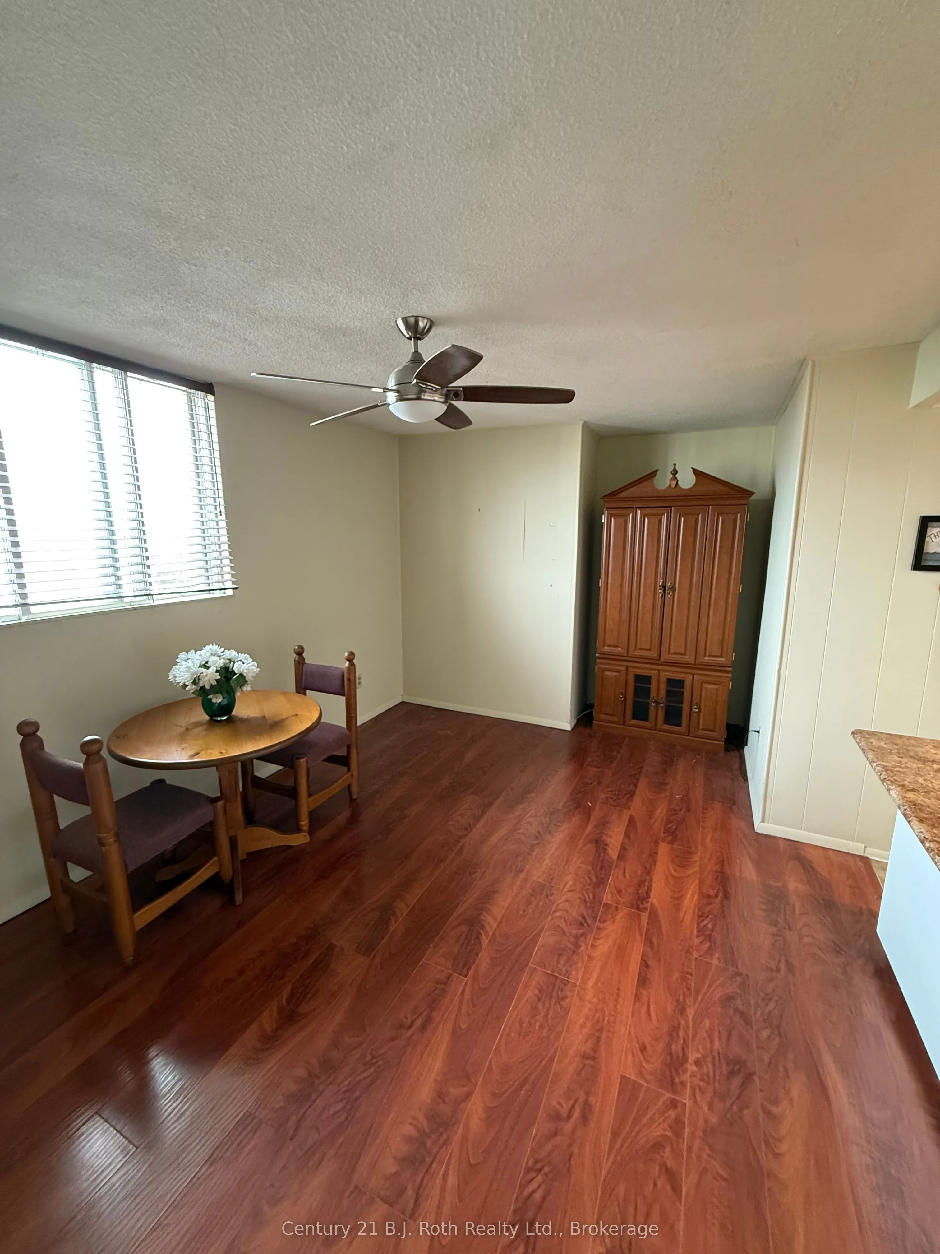820 Burnhamthorpe Road, #2107