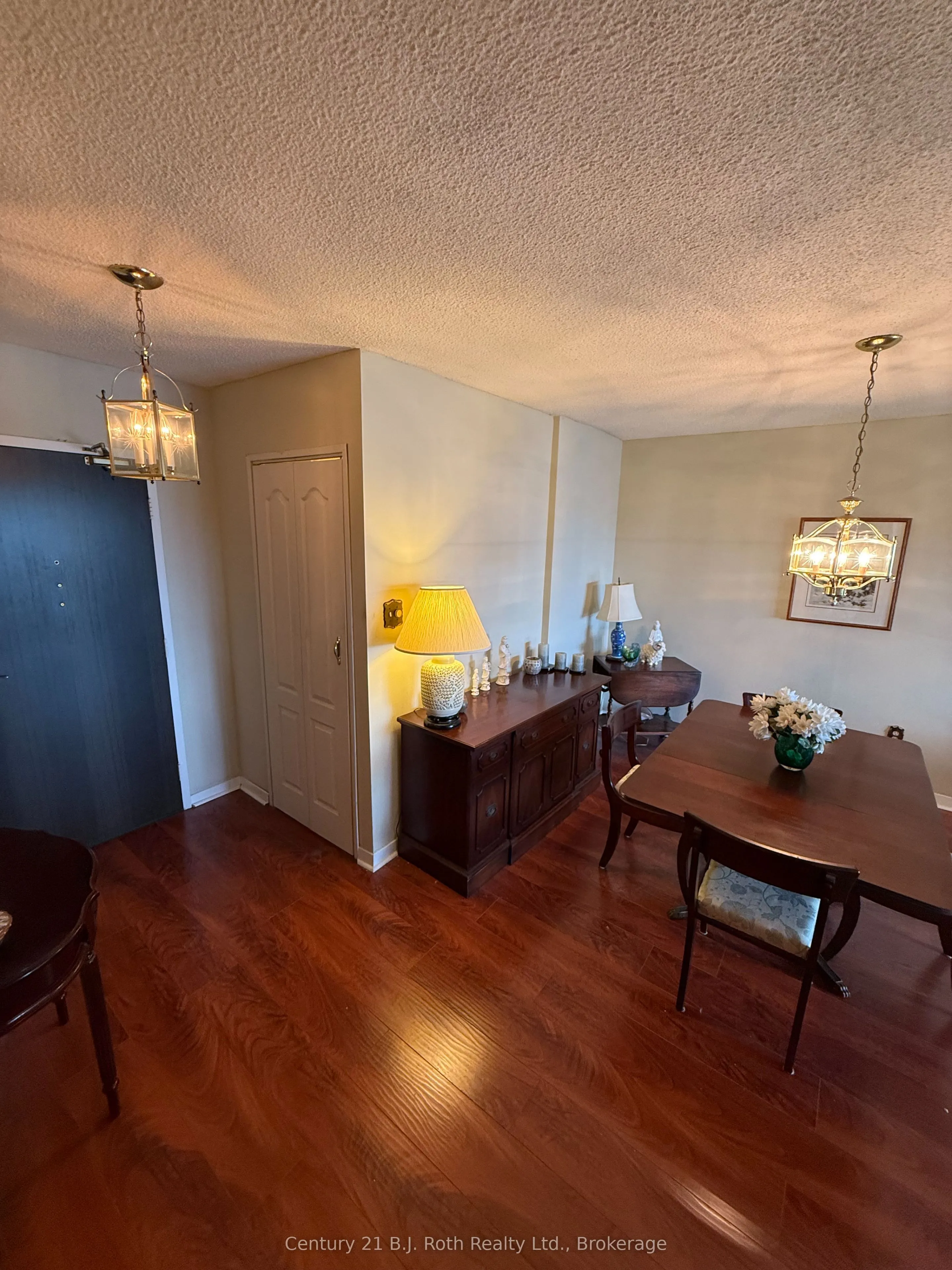 820 Burnhamthorpe Road, #2107