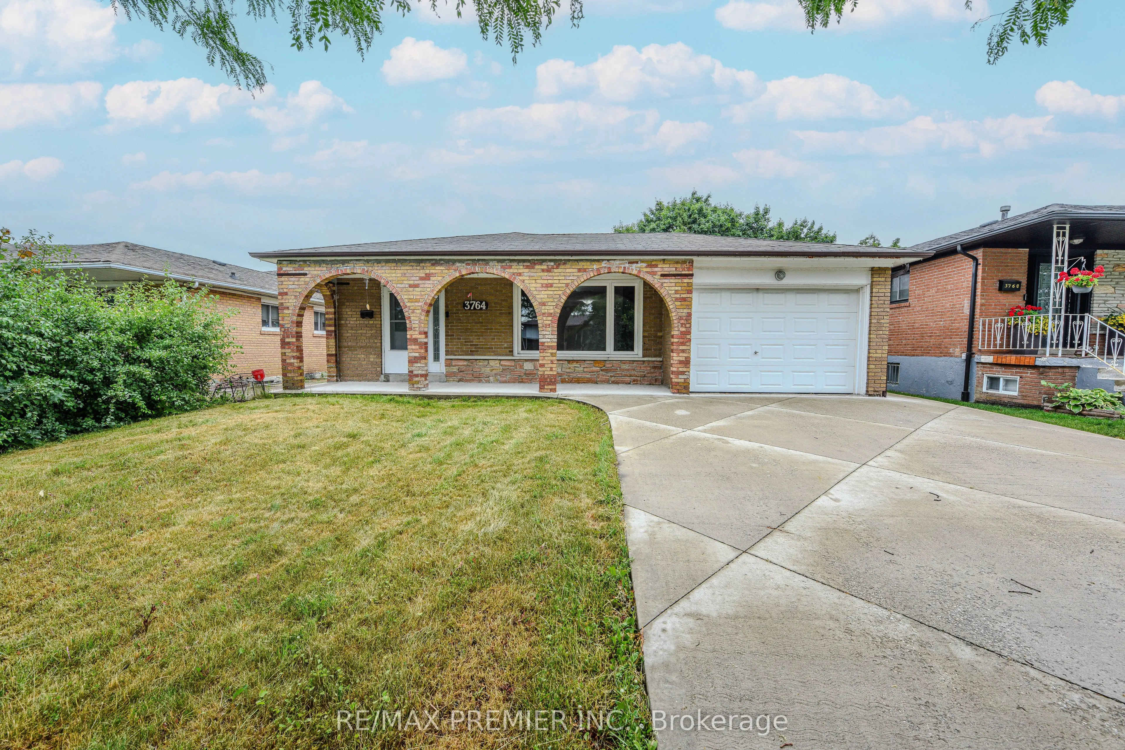 3764 Wyewood Road
