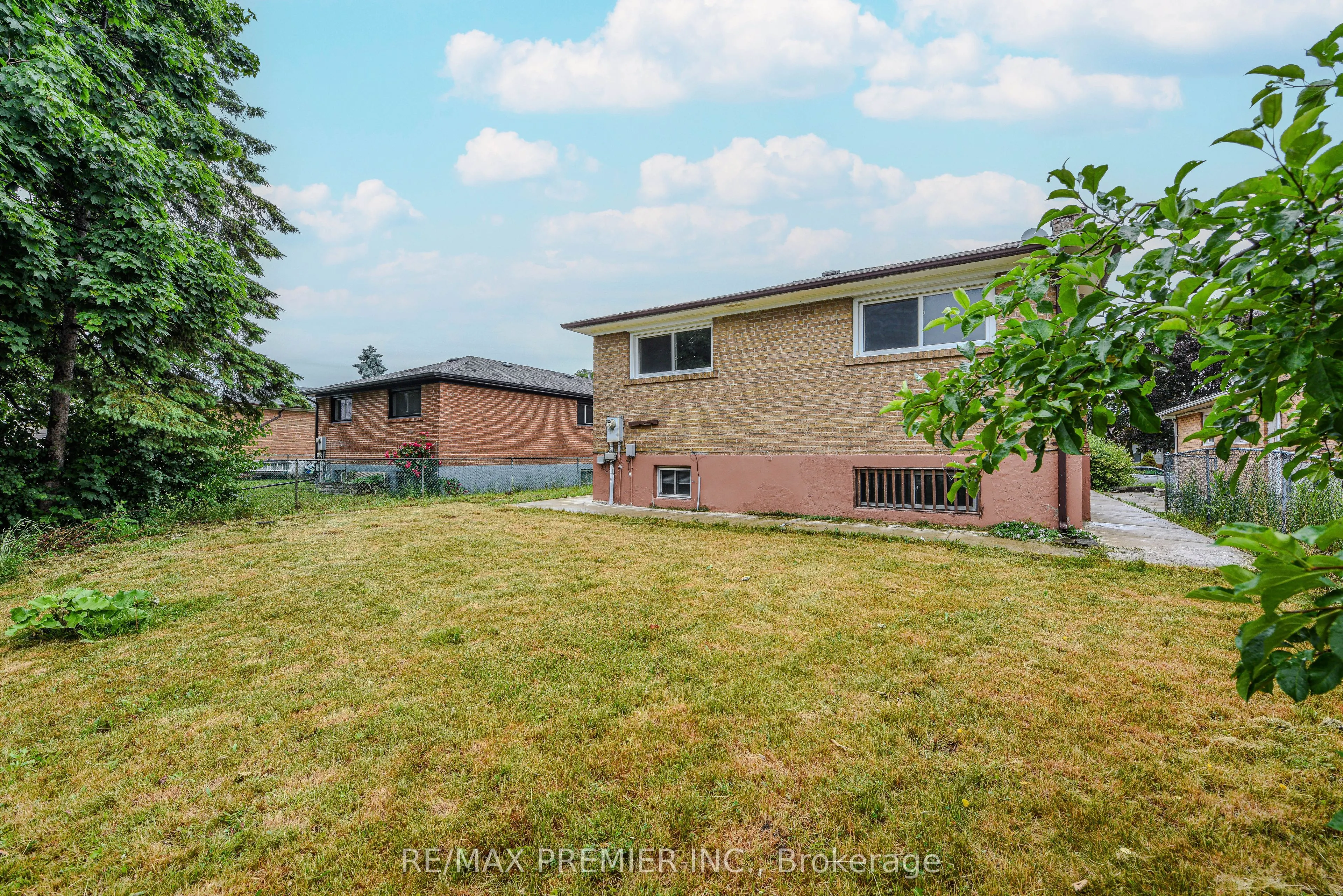 3764 Wyewood Road