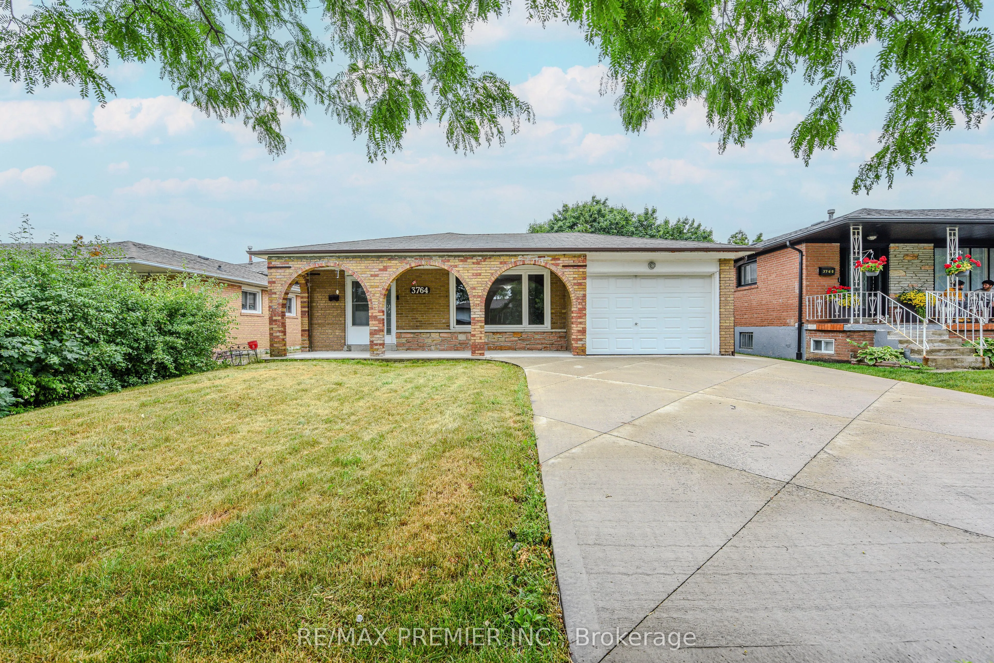 3764 Wyewood Road