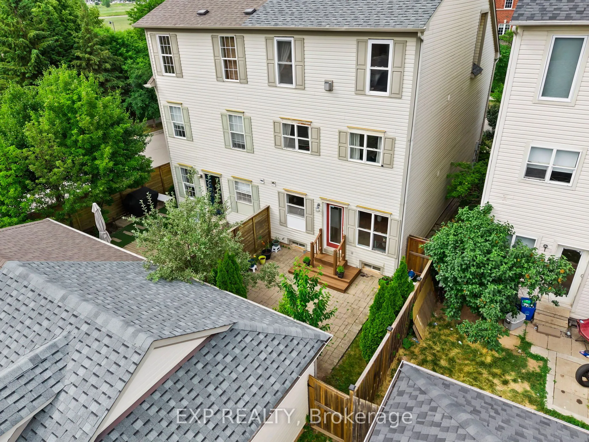 90 Georgian Drive