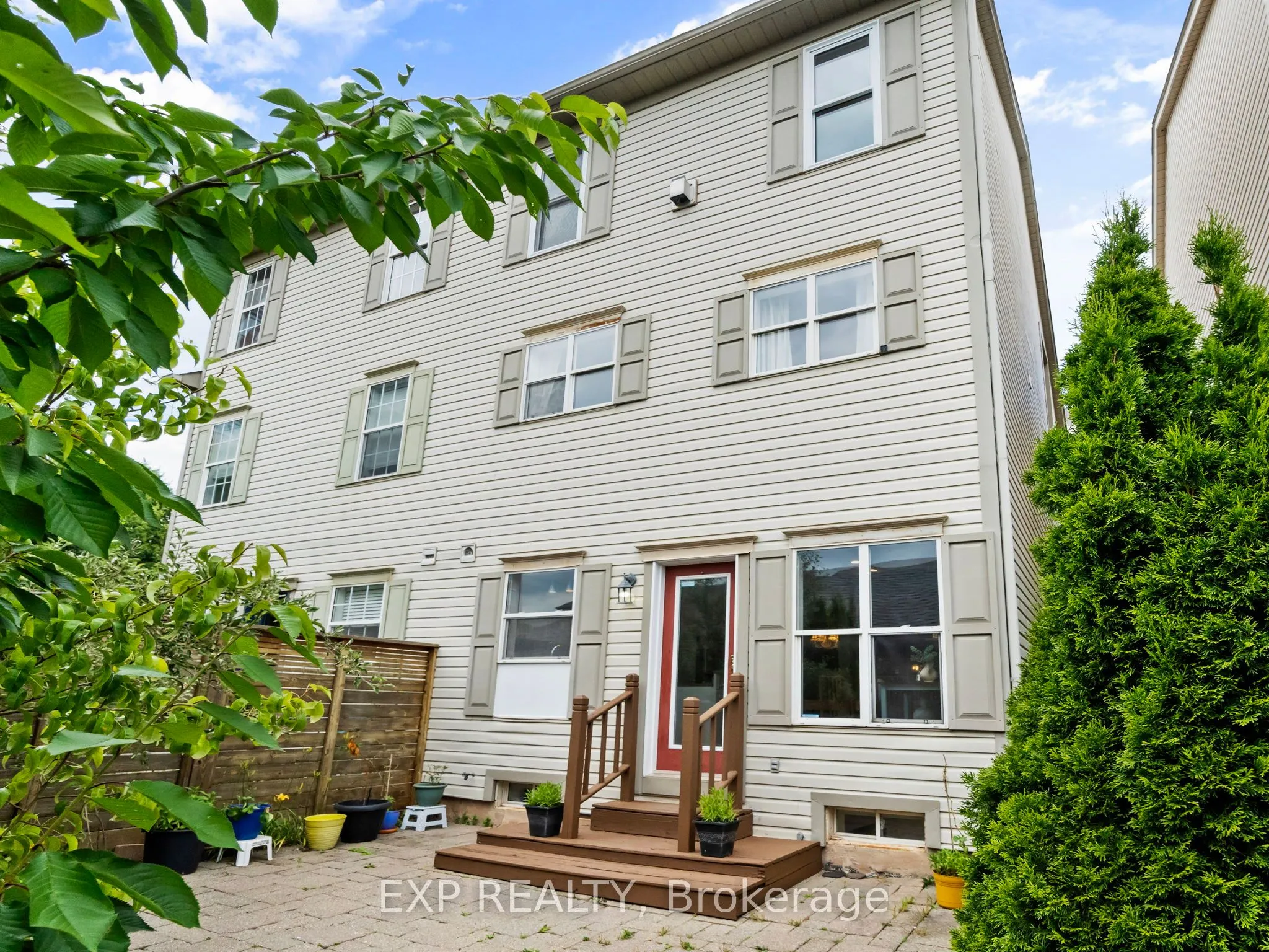 90 Georgian Drive