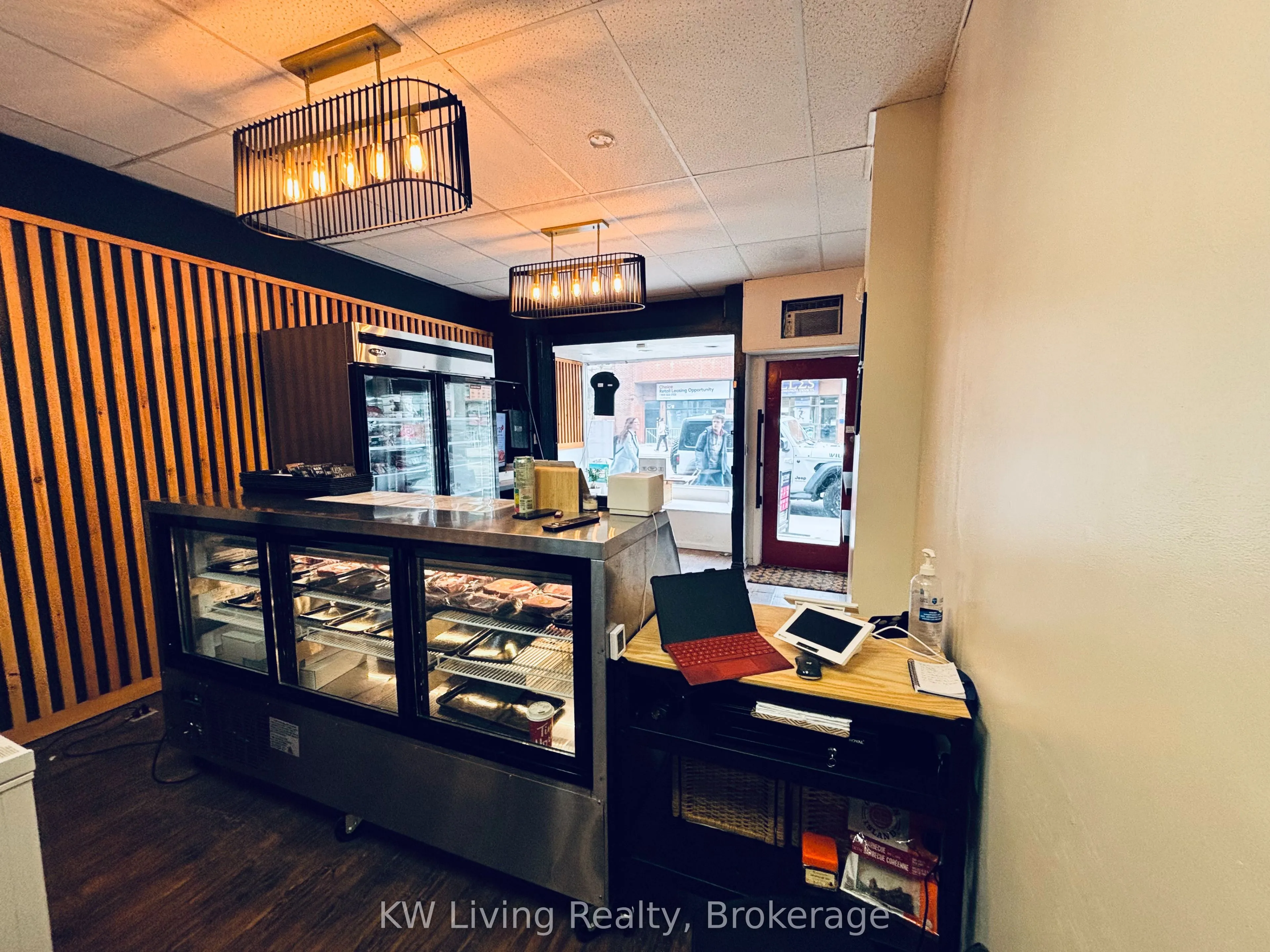 2245 Dundas Street W, #Ground
