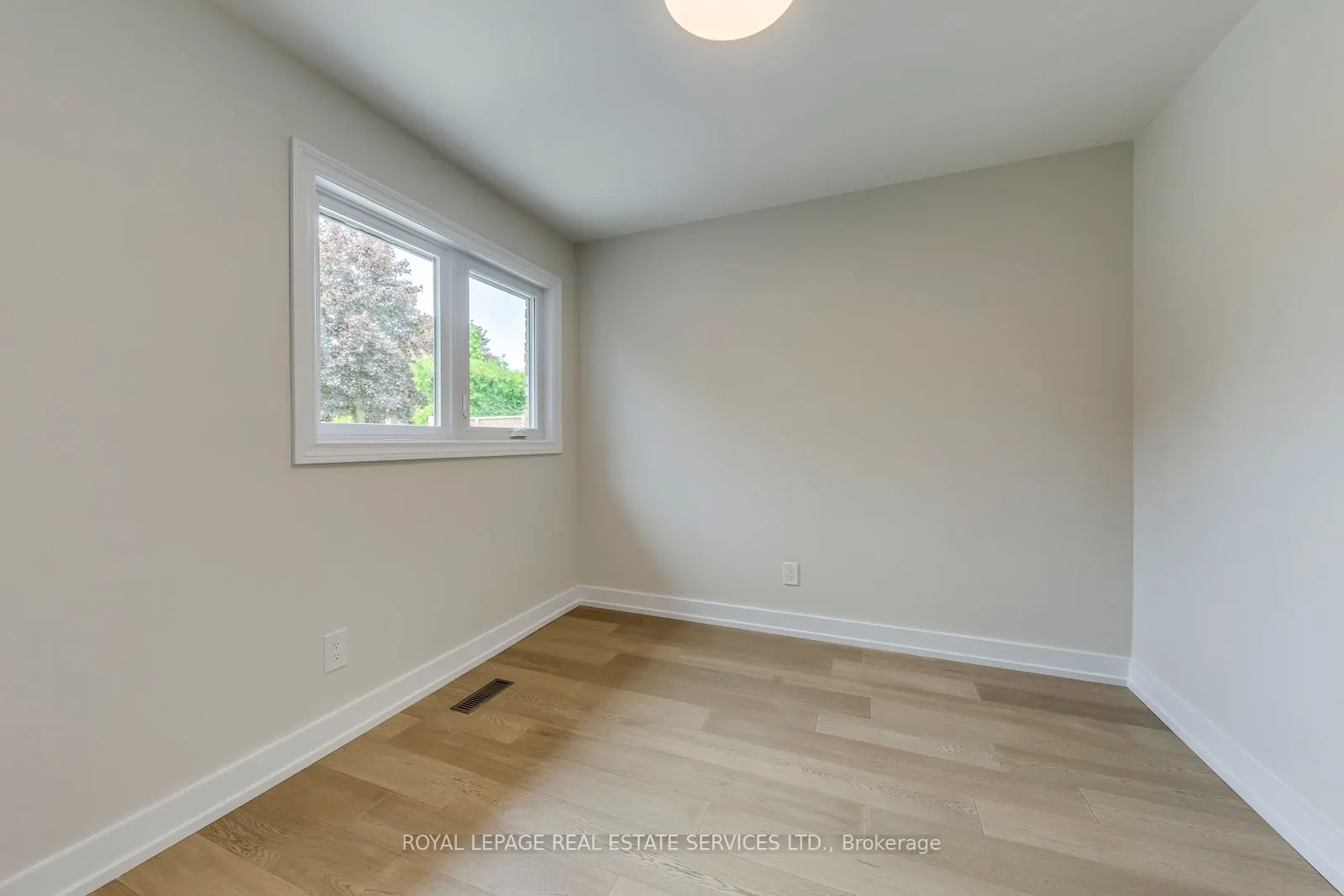 690 Mississauga Valley Boulevard