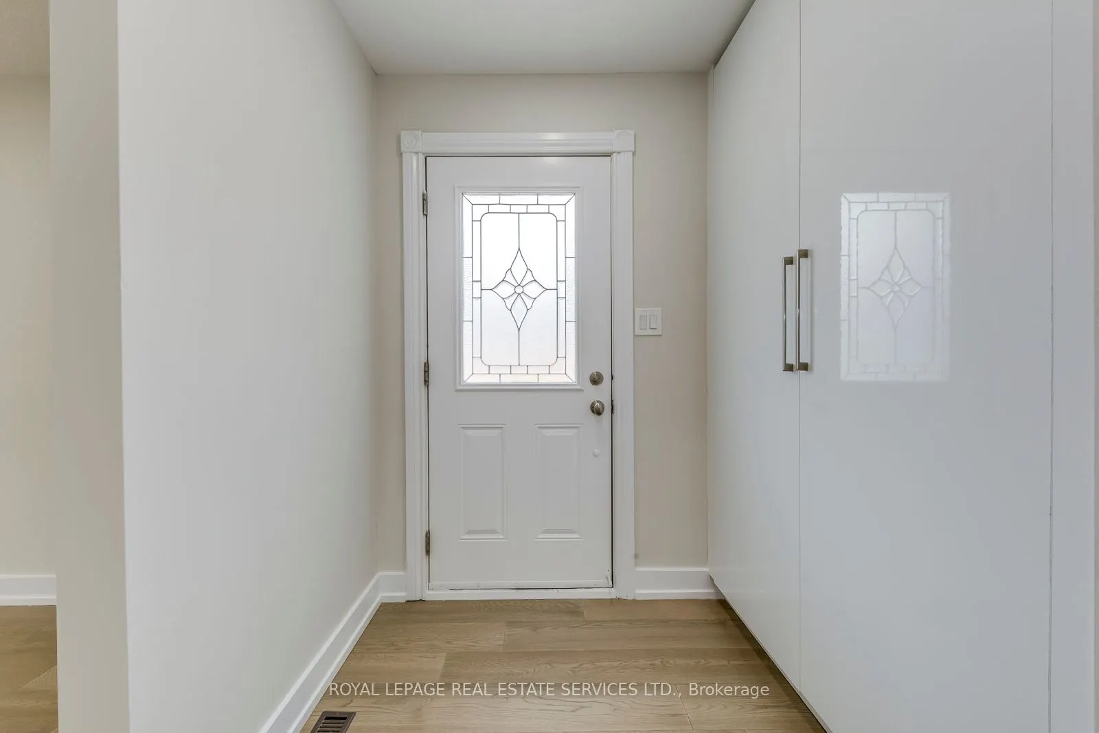 690 Mississauga Valley Boulevard