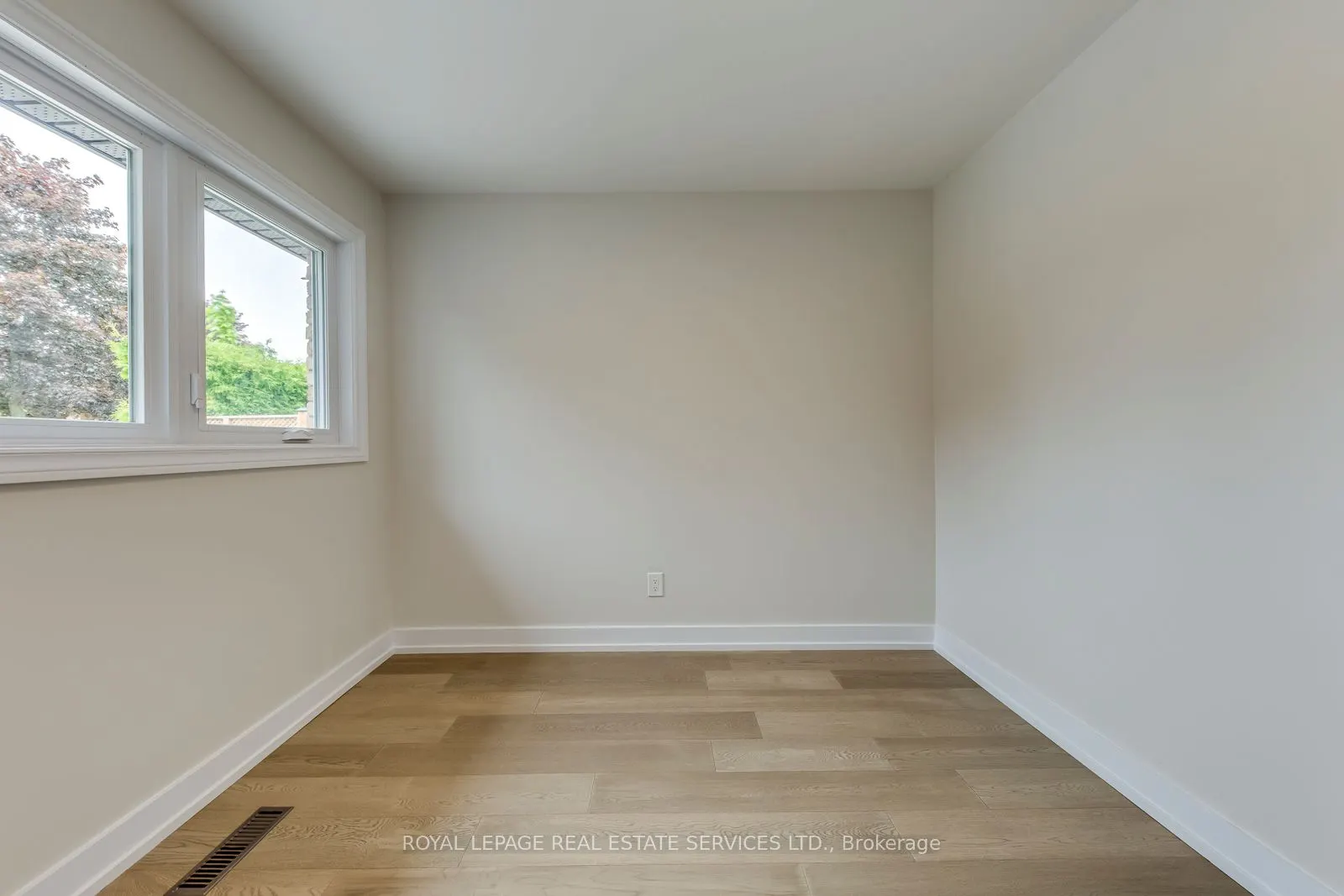 690 Mississauga Valley Boulevard